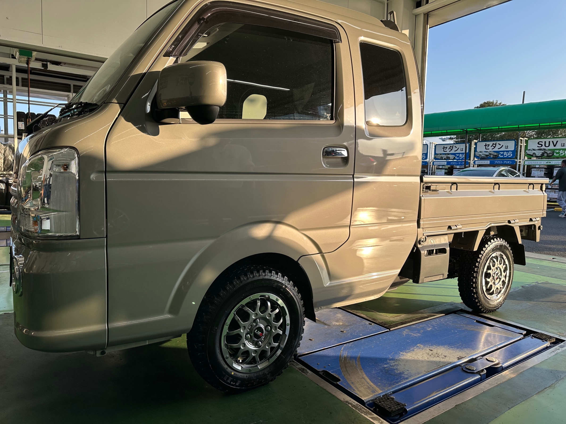 スズキ・キャリイ・DA16T】タイヤホイールセットでイメージチェンジ 