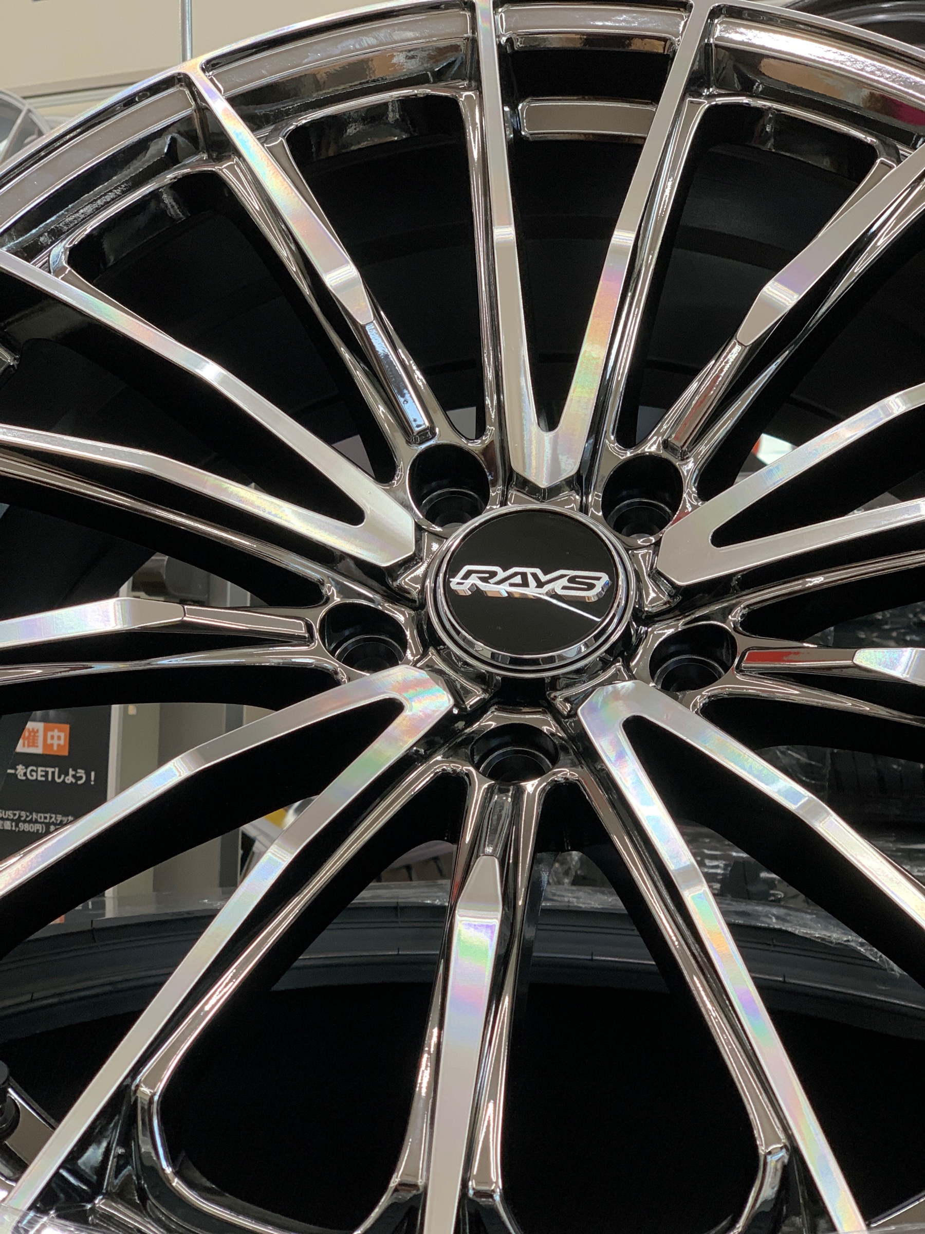 一足先に【VERSUS VOUGE】新商品を展示☆6月8日まで【 レイズ No1