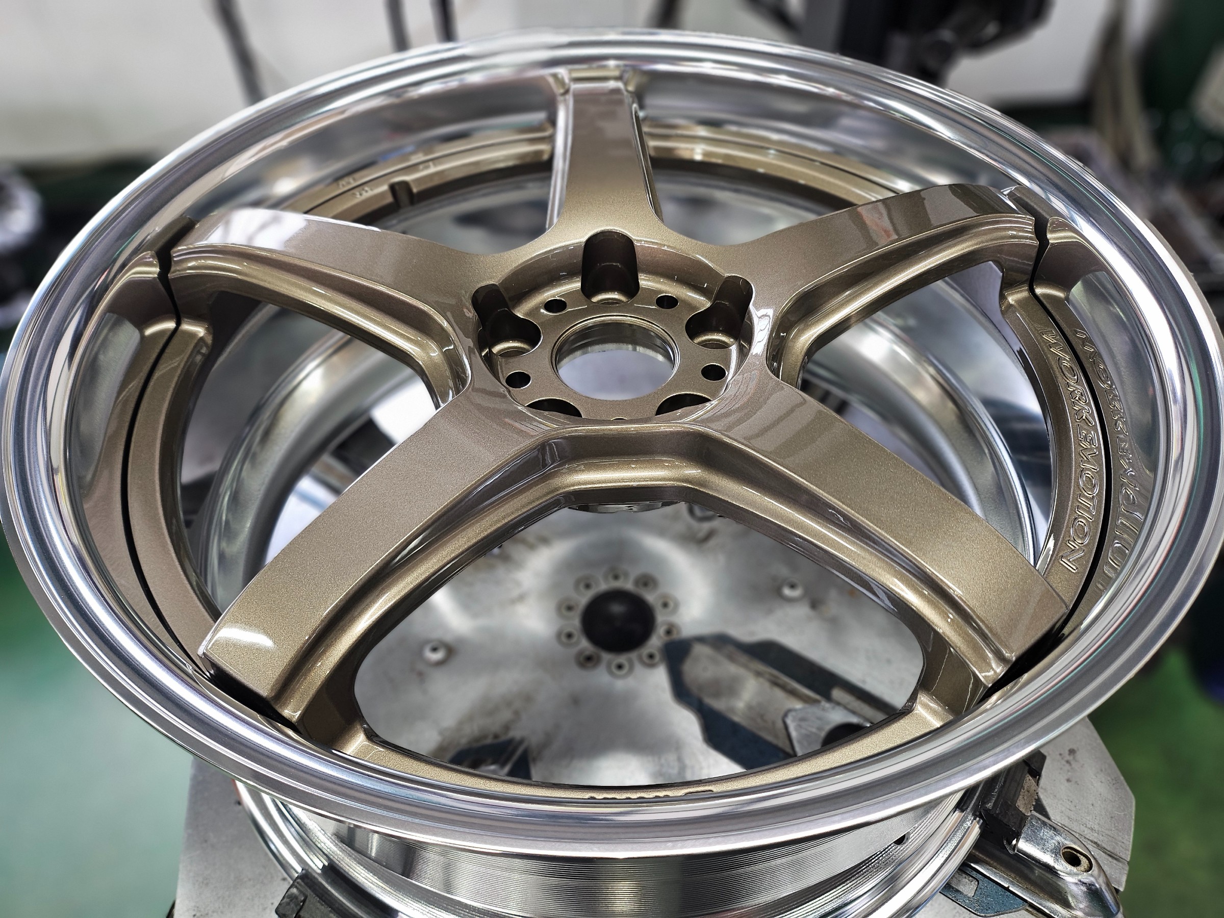 WORK EMOTION T5R 2P ｢70CAMRY｣ | 店舗おススメ情報 | タイヤ館 小倉南