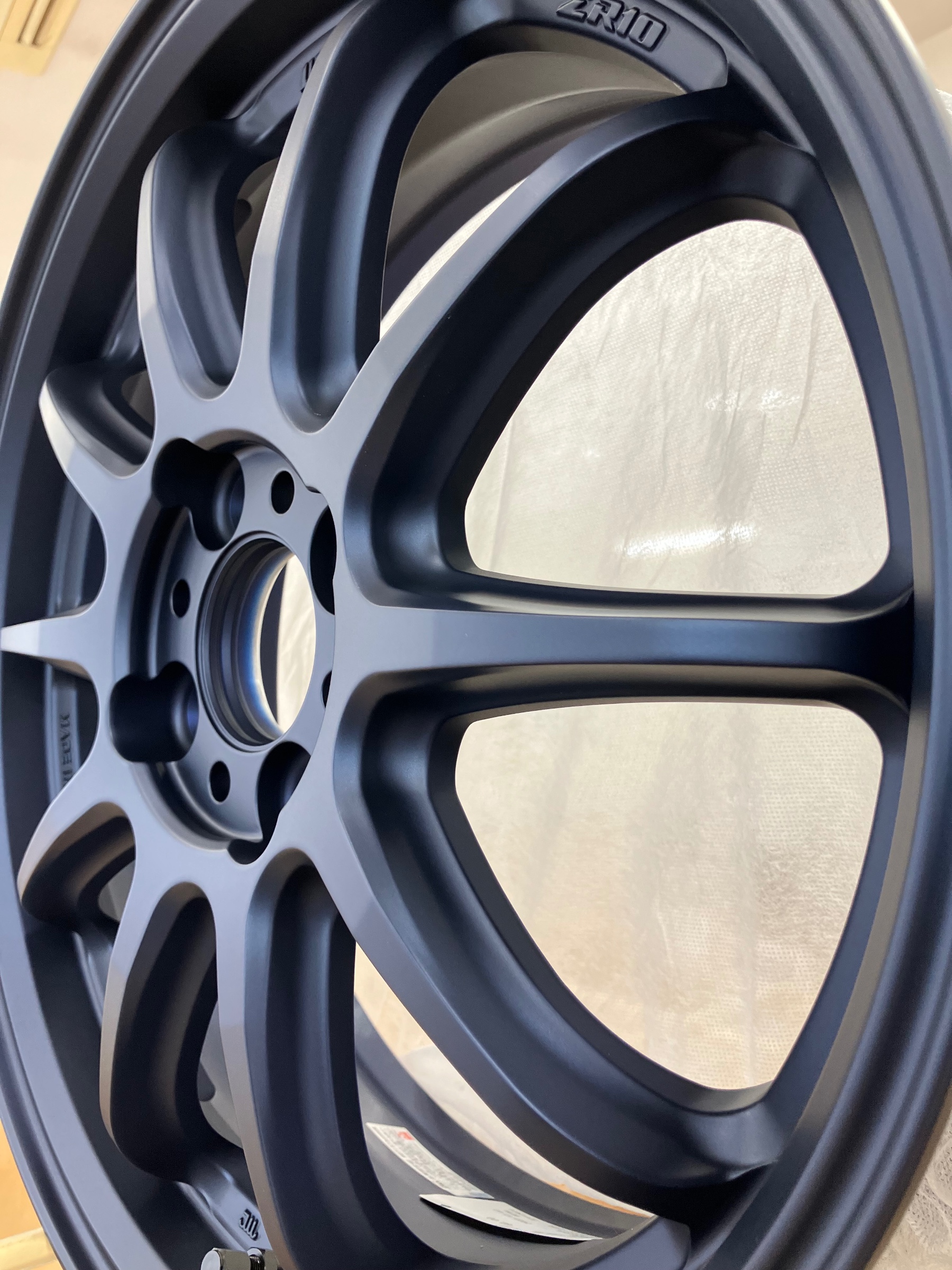 ホイール入荷！WORK EMOTION ZR10 | 店舗おススメ情報 | タイヤ館