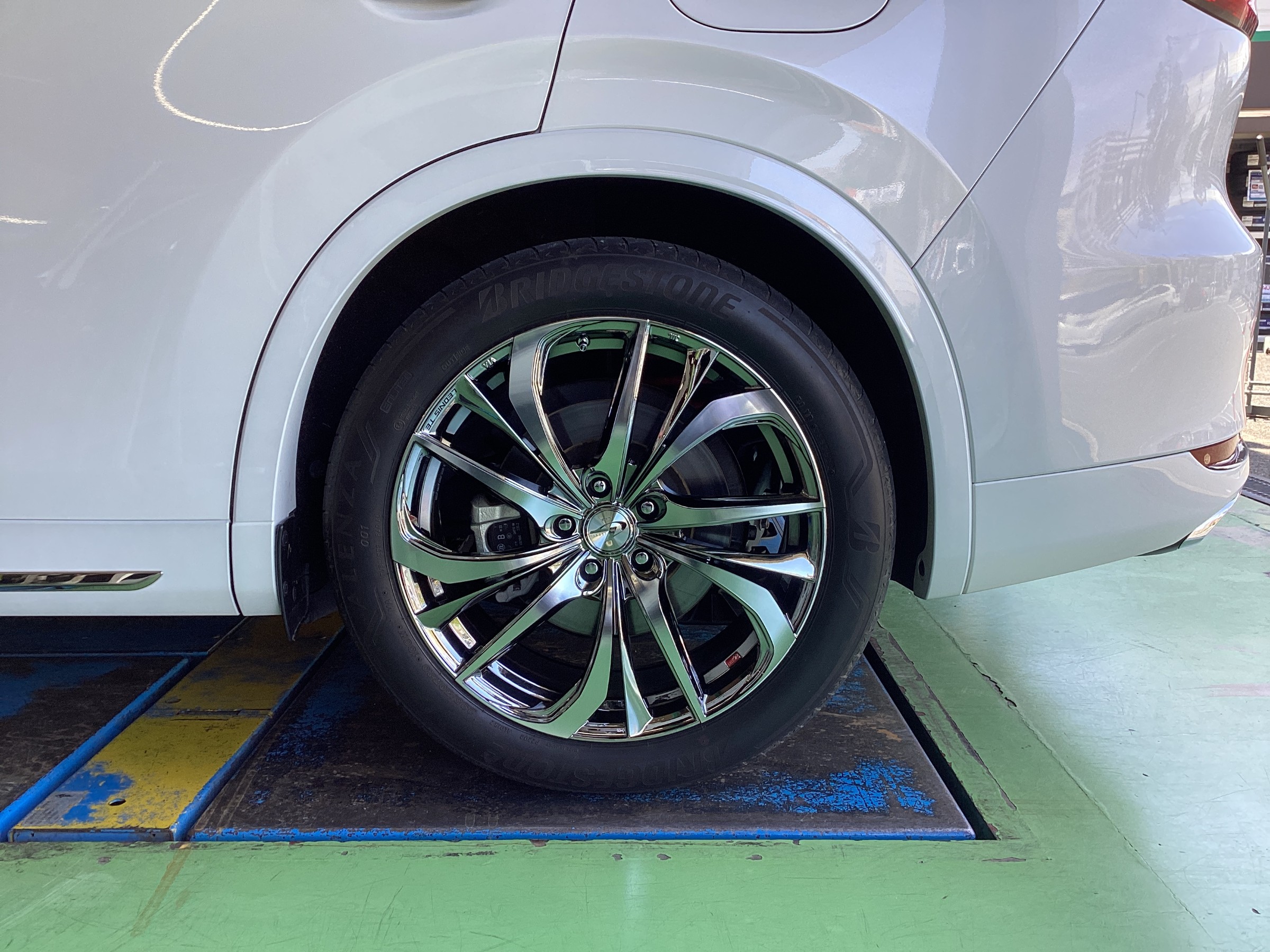 MAZDA CX-60 X BLITZ DAMPER ZZ-R SUVだけど車高下げちゃいます