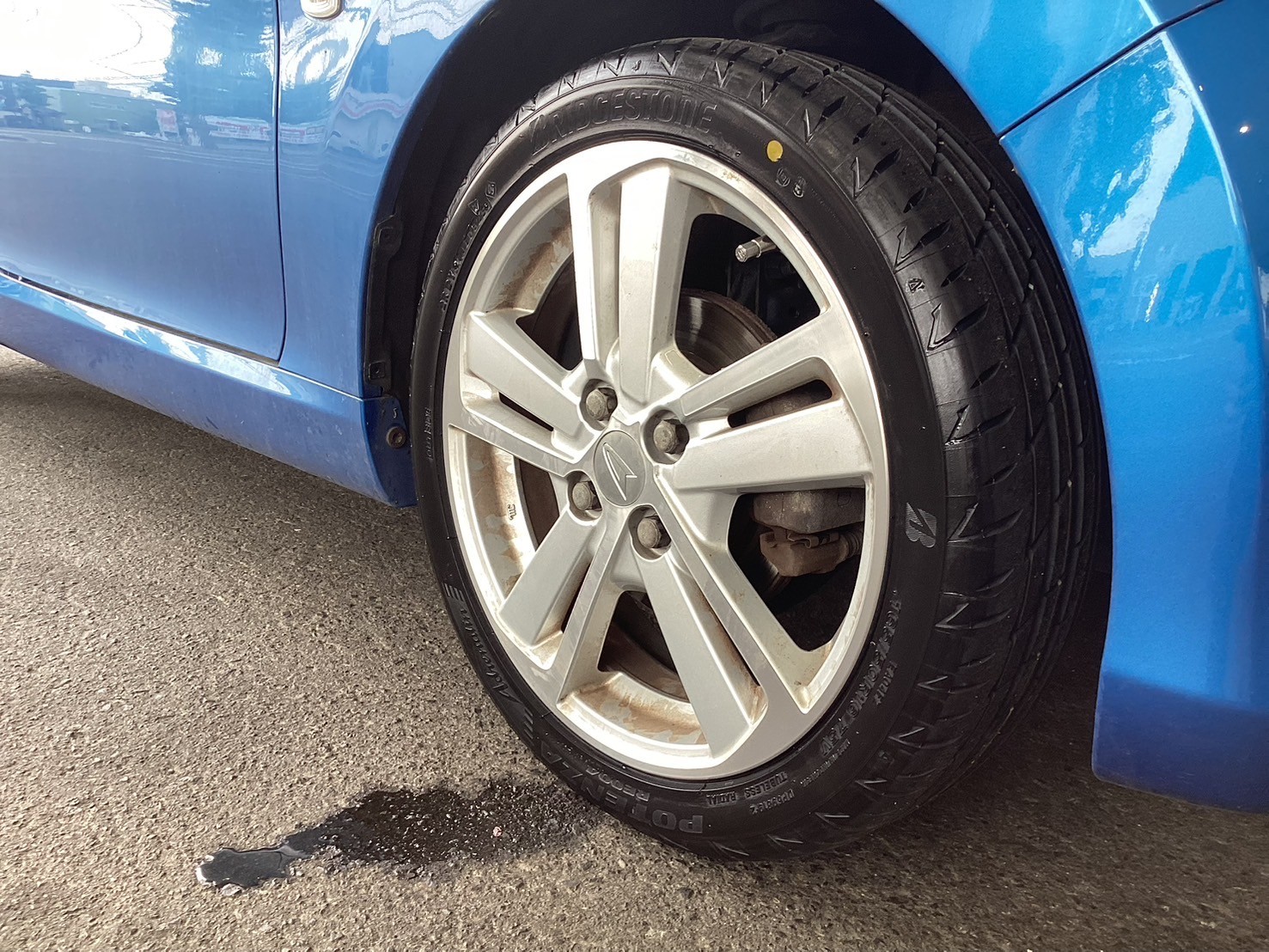 新品タイヤ装着様子