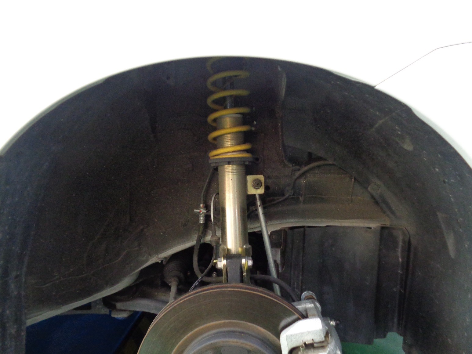 南部　足回り③ ZC33型スイフトスポーツ KW V3装着で足回りをグレードアップ | 店舗お