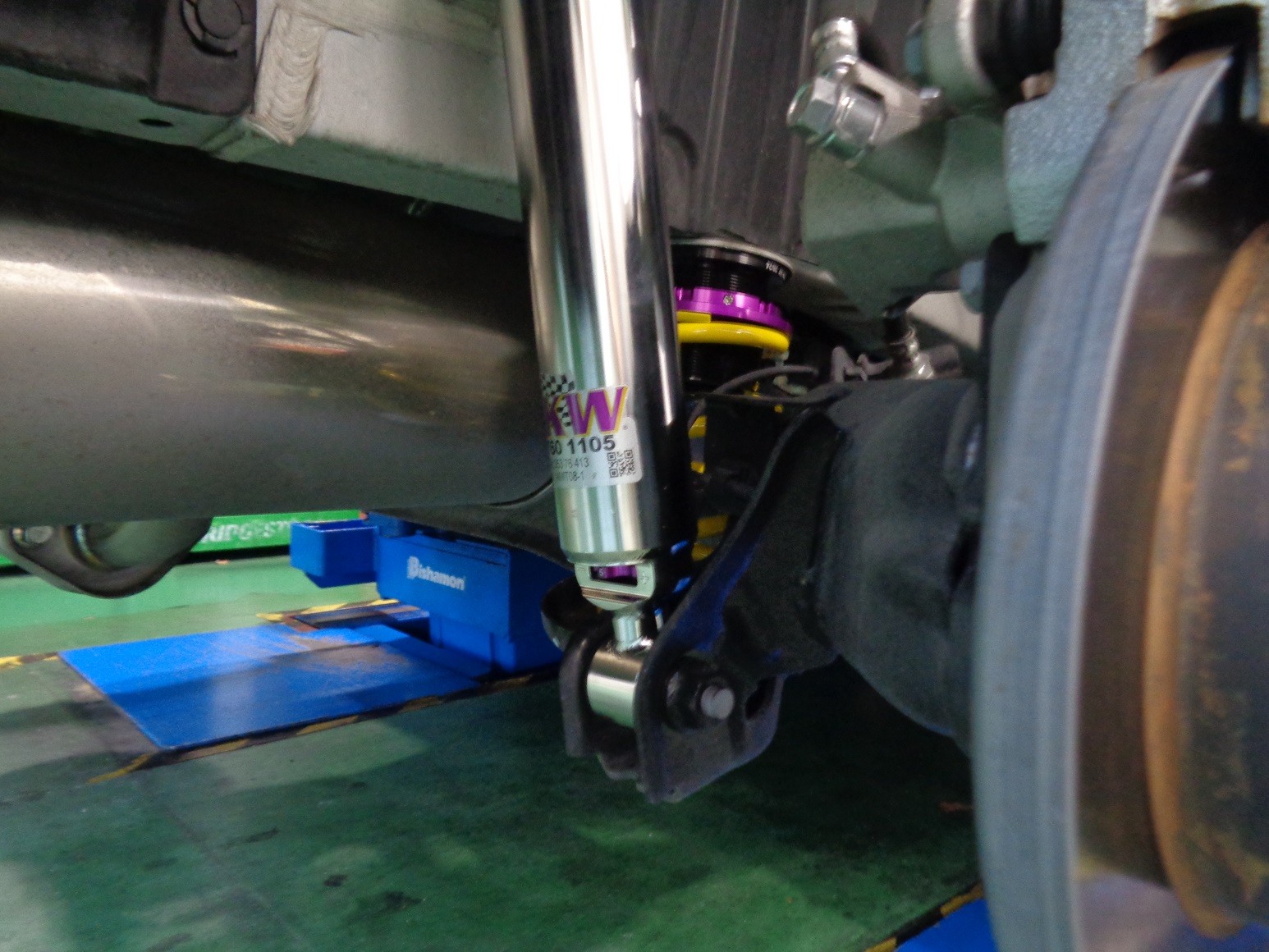 ZC33型スイフトスポーツ KW V3装着で足回りをグレードアップ | 店舗お