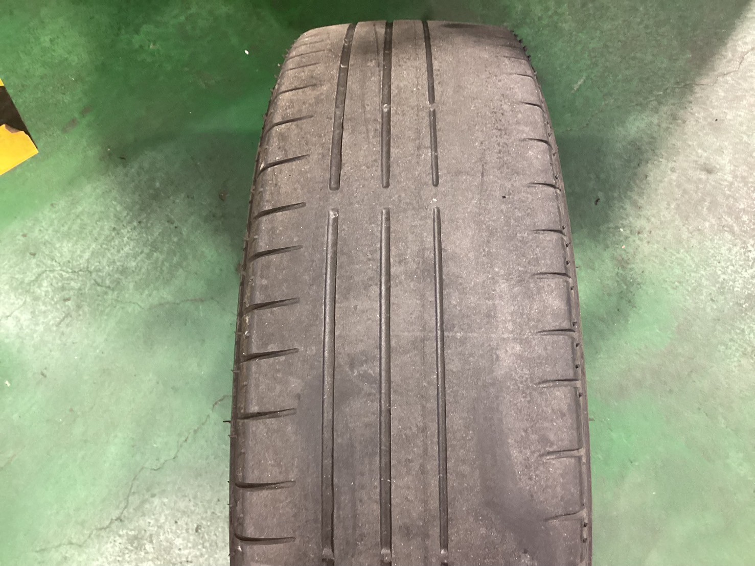 タイヤ片減り様子