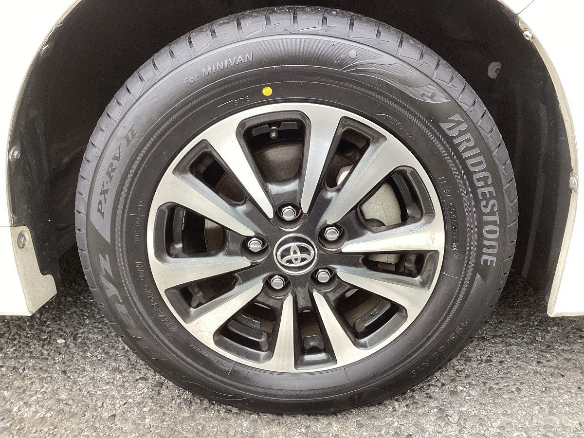 トヨタエスクァイア　195/65R15タイヤホイール　4本 TOYO TIRES（トーヨータイヤ） 中古タイヤ スタッドレスタイヤ