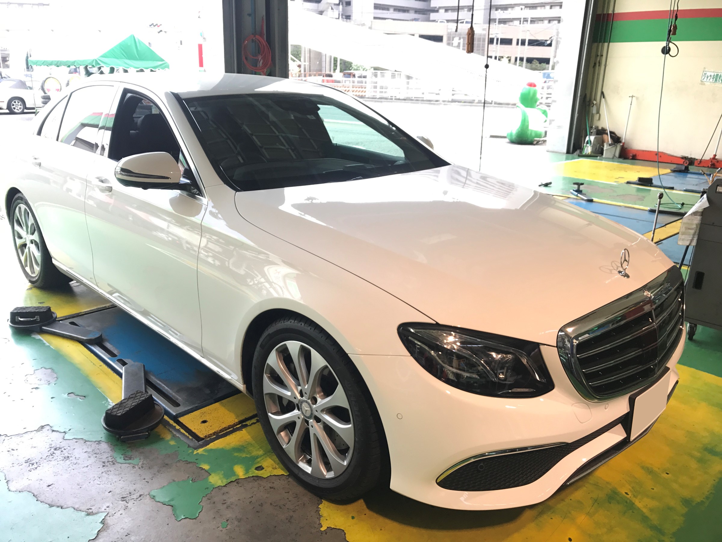 メルセデスベンツ Ｅ４００ タイヤ交換！ | メルセデス・ベンツ E