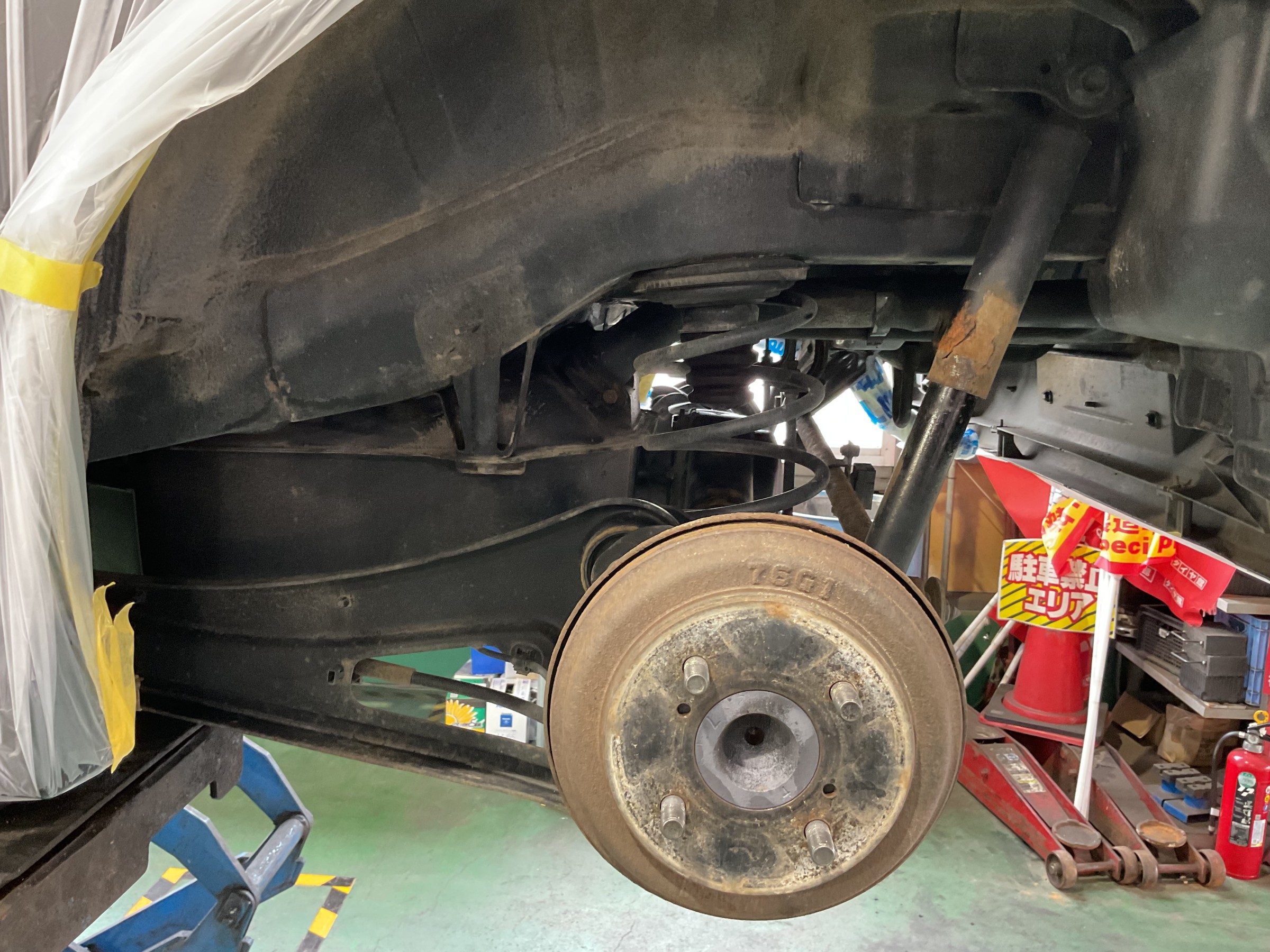 塗装前　左後タイヤハウス内