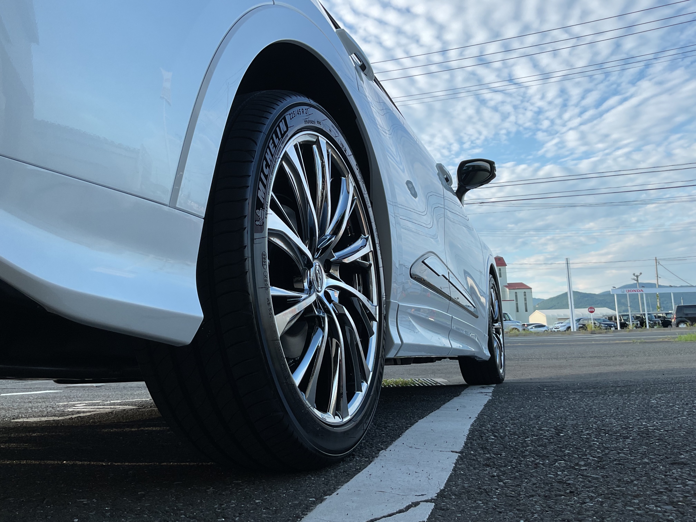 ありがとうございます！クラウンクロスオーバーにレオニス装着