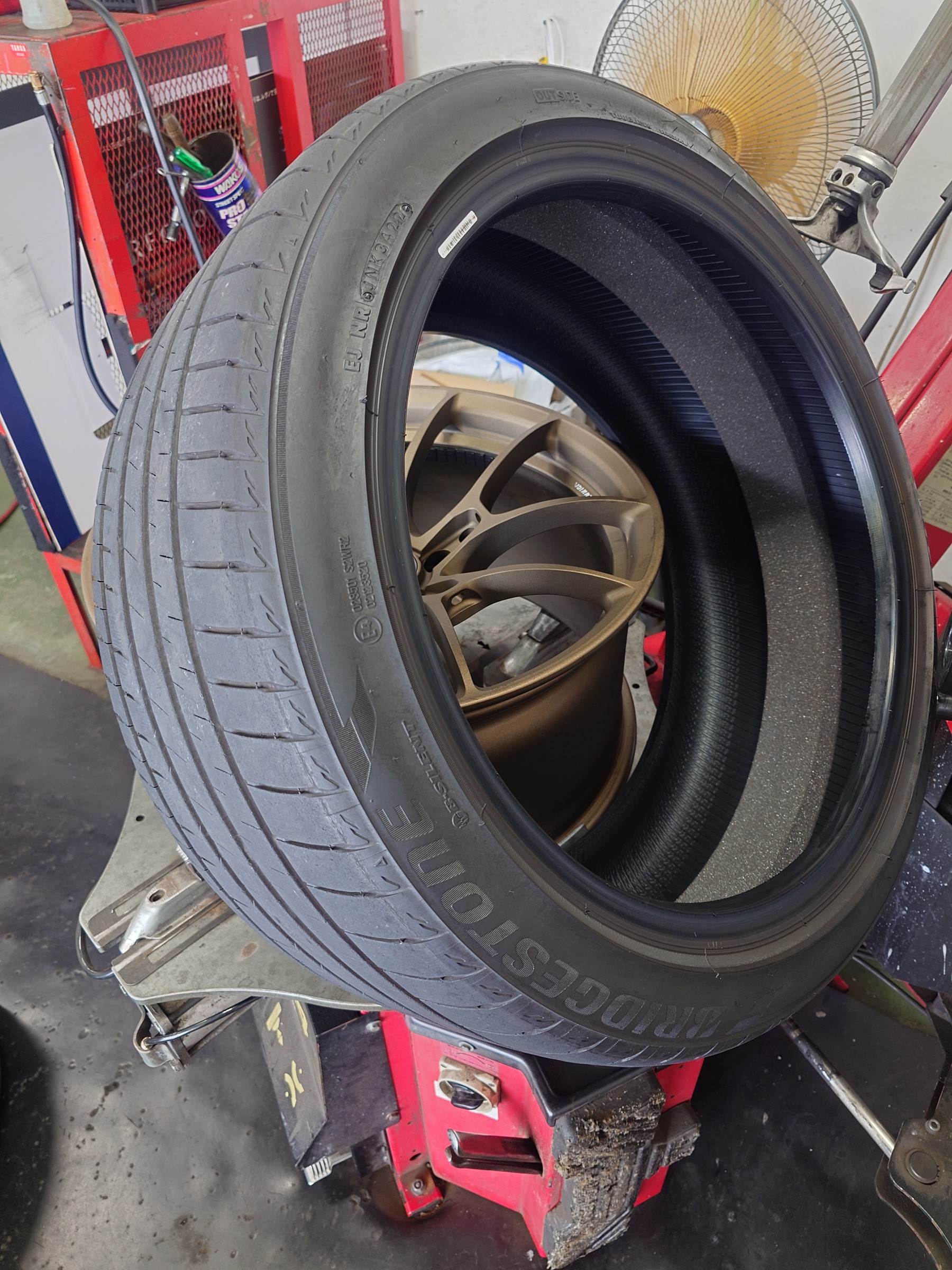 ニッサン フェアレディZ（RZ34） タイヤ交換 POTENZA（ポテンザ）S007A