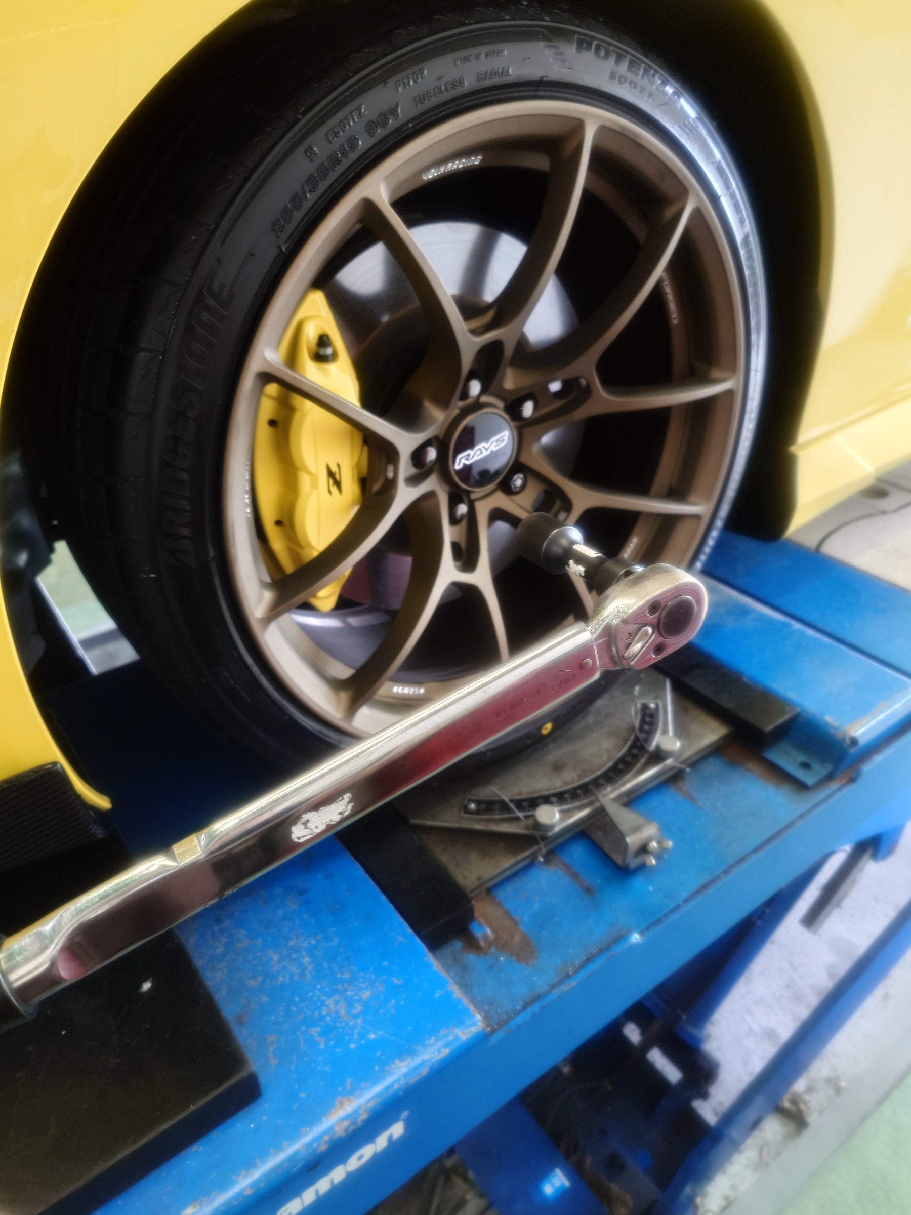 ニッサン フェアレディZ（RZ34） タイヤ交換 POTENZA（ポテンザ）S007A