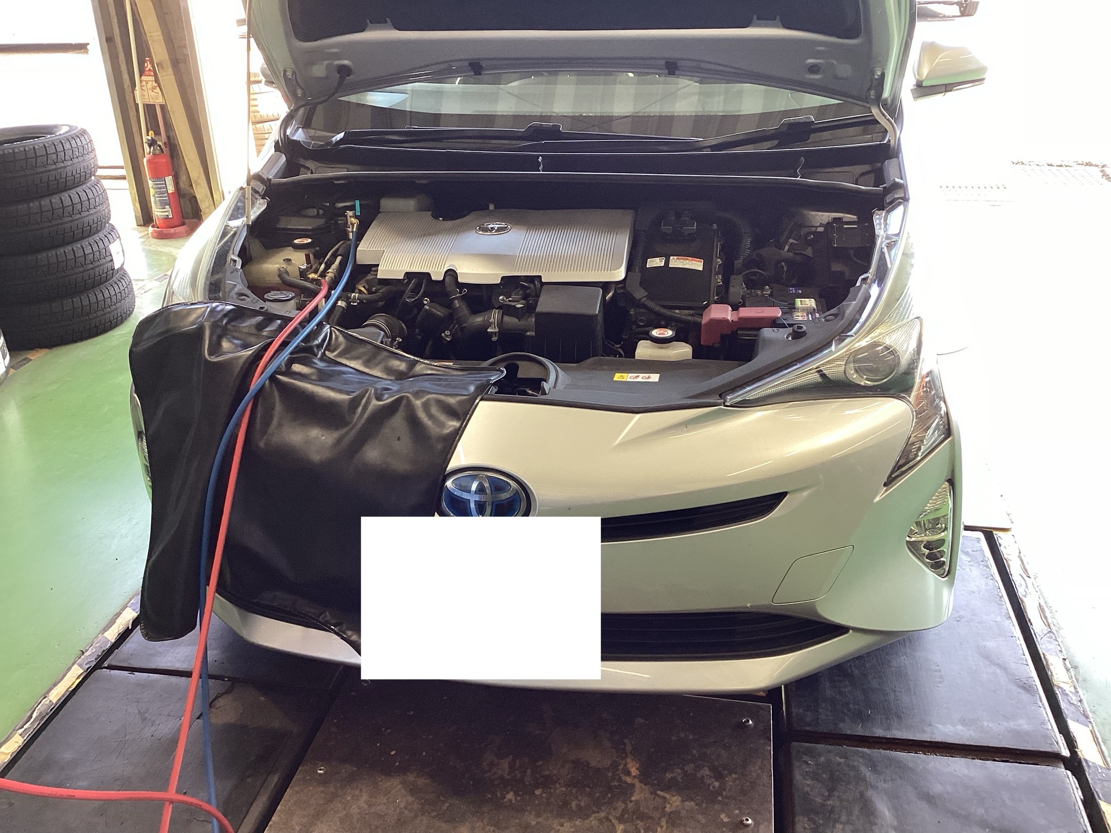 トヨタ 50プリウス 前期 エアコンガスクリーニング作業！ | 店舗お