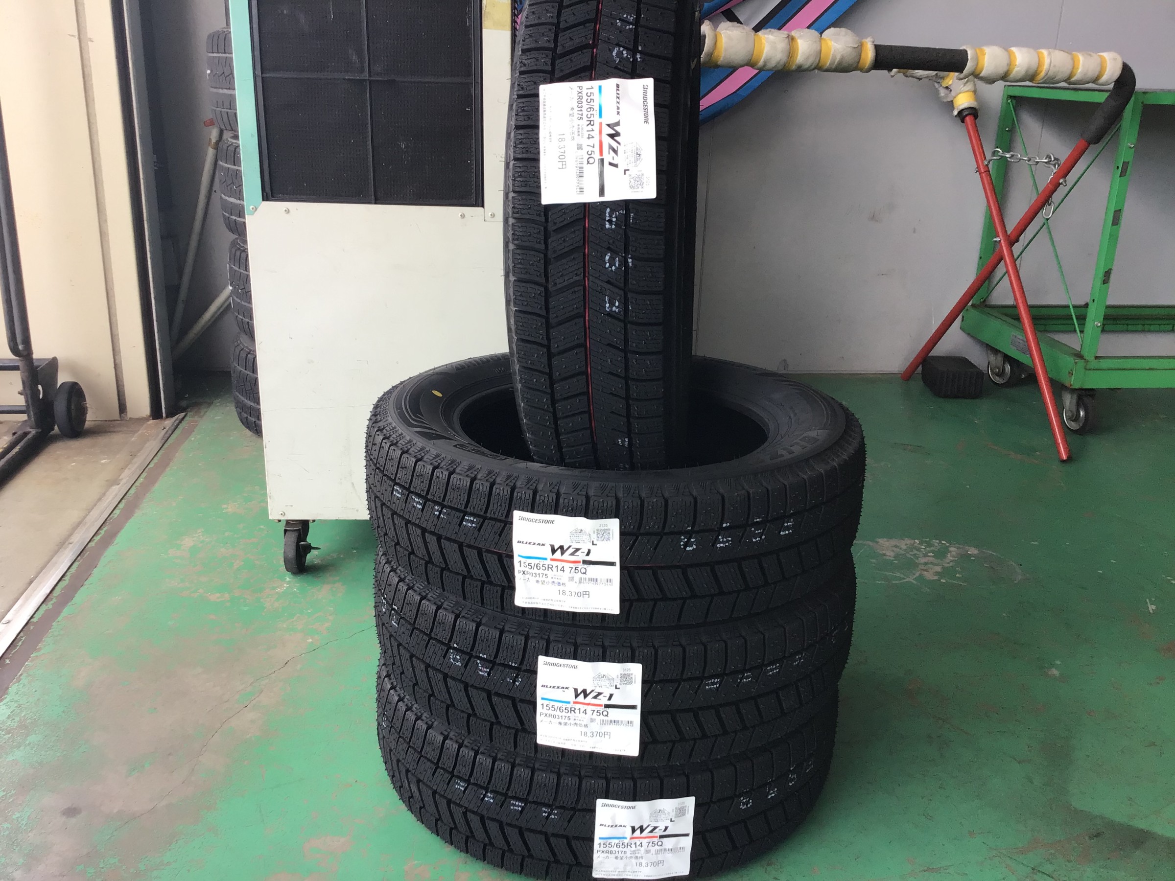 BLIZZAK WZ-1 スタッドレス205/60 r164本 2025年製 2025年製 在庫有