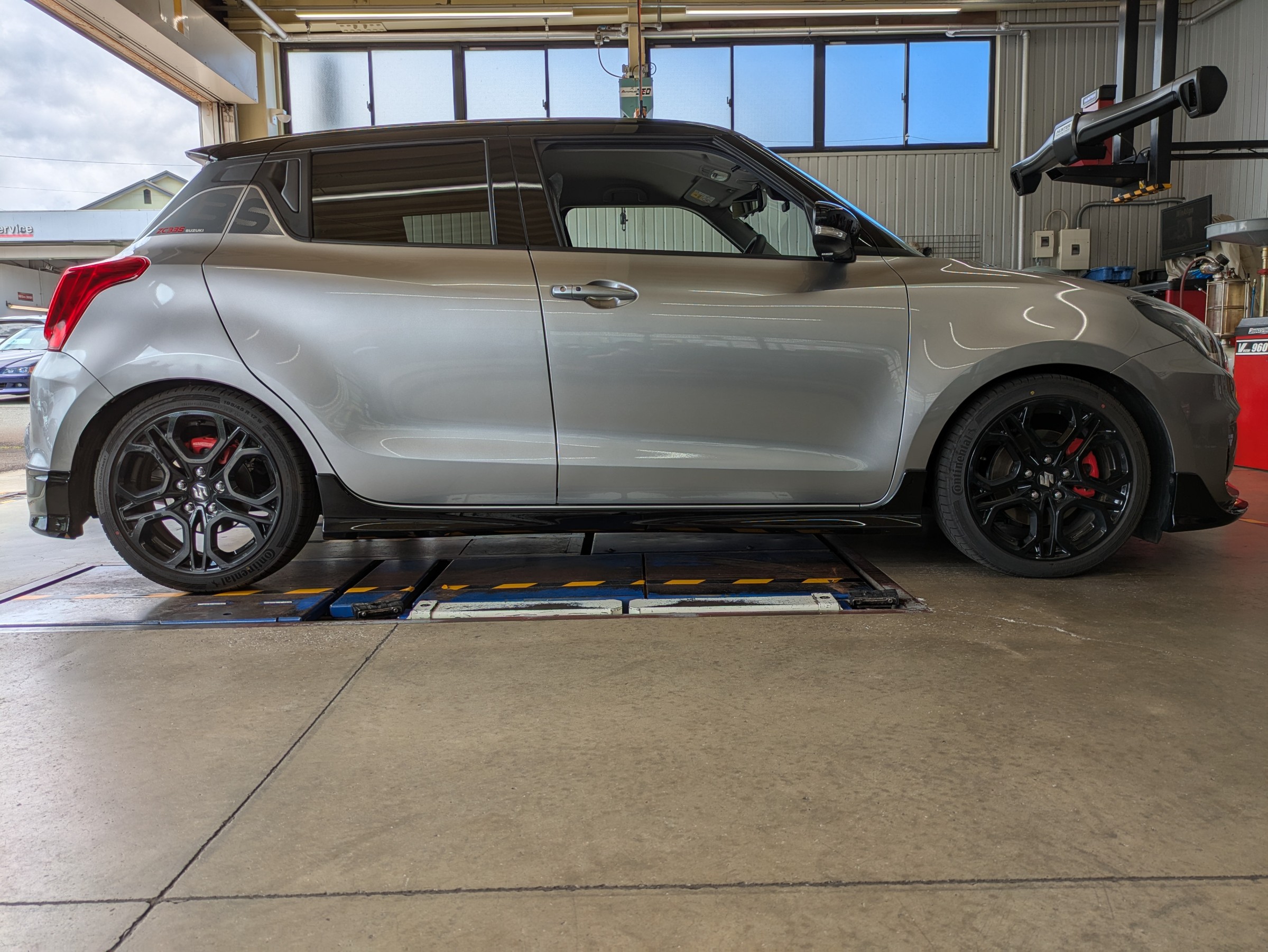スイフトスポーツZC33S×ボルクCE28N-plus＆車高調セッティング