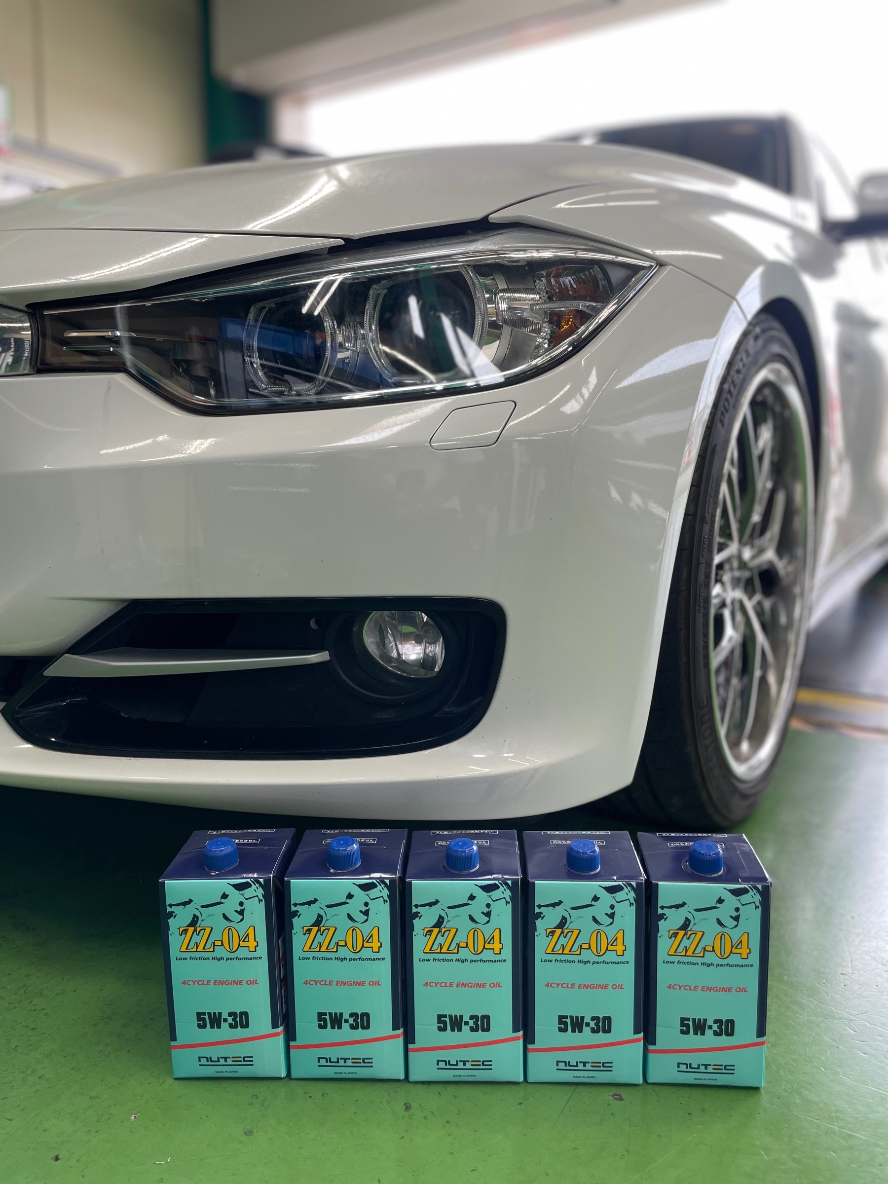 タイヤ館土山 BMW F30 320i エンジンオイル交換