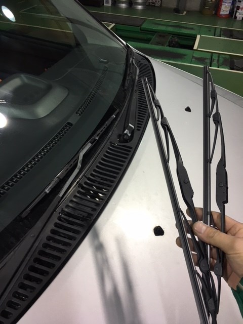 シボレークルーズ ワイパー交換 ブレーキランプ交換 スズキ サービス事例 タイヤ館 次郎丸 タイヤからはじまる トータルカーメンテナンス タイヤ館グループ