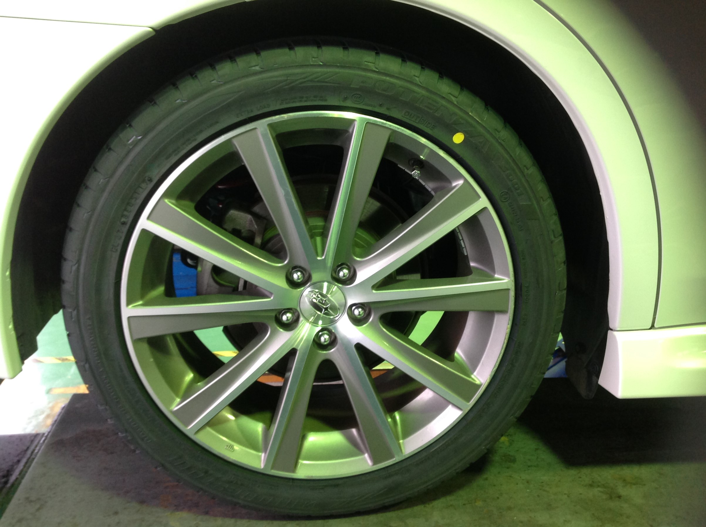 スバル レガシィワゴン Brg ポテンザs001取付とアライメント スバル レガシィツーリングワゴン タイヤ タイヤ ホイール関連 4輪トータルアライメント調整 サービス事例 タイヤ館 前後 愛知県 三重県のタイヤ カー用品ショップ タイヤからはじまる