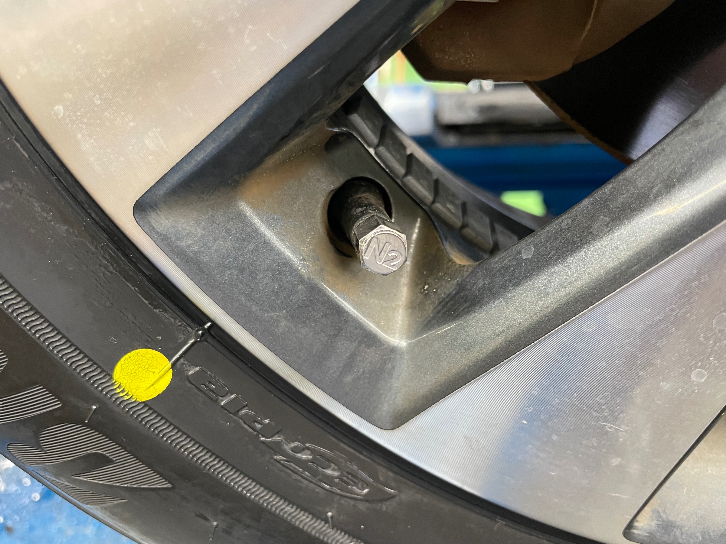 タイヤ館土山 日産 セレナ GFC27　タイヤ交換