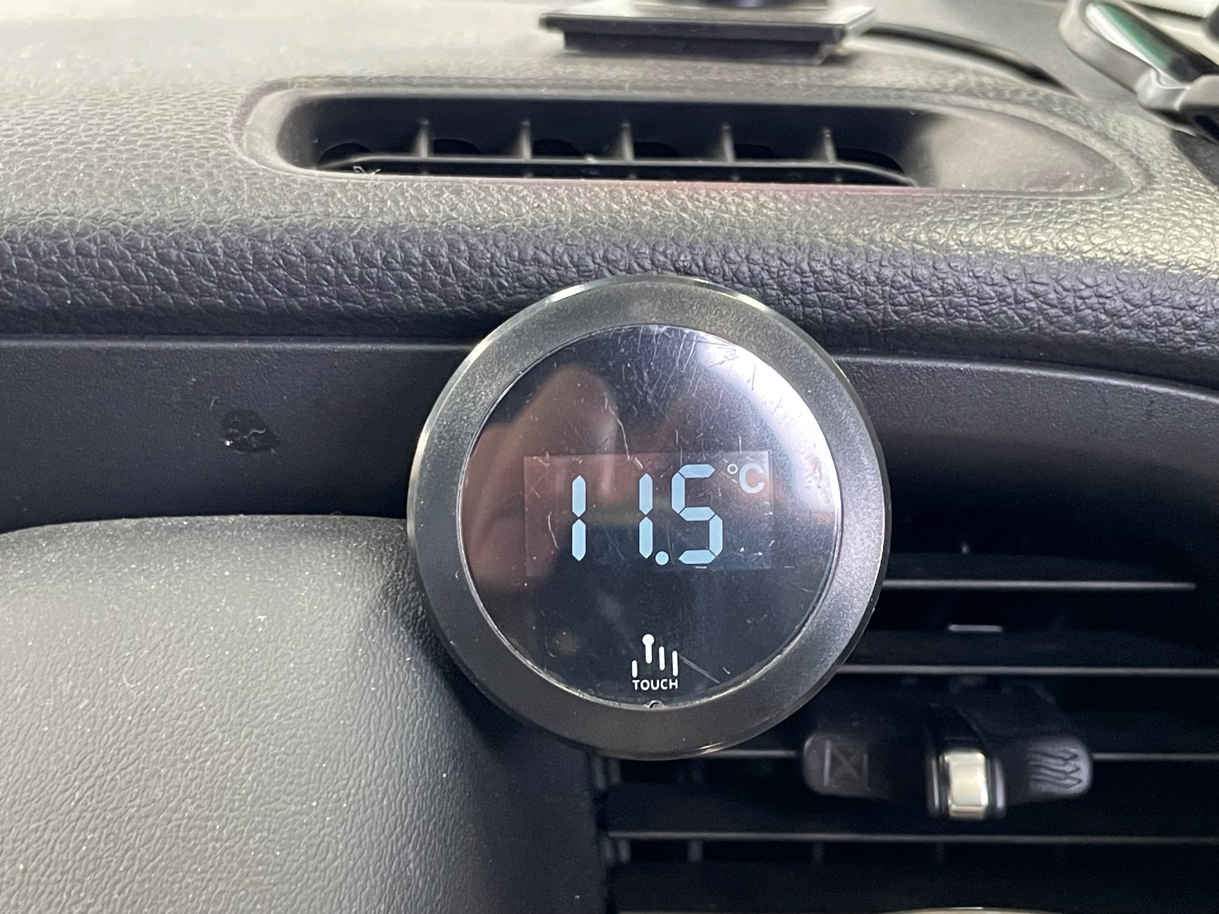 タイヤ館土山 ホンダ フィット HV GR3　エアコン添加剤施工（WAKO'S パワーエアコン）