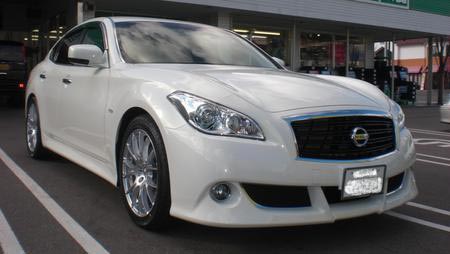 高級車フーガ ｈｏｍｕｒａ ２ ７ １９インチ サービス事例 タイヤ館 平 福島県のタイヤ カー用品ショップ タイヤからはじまる トータルカーメンテナンス タイヤ館グループ