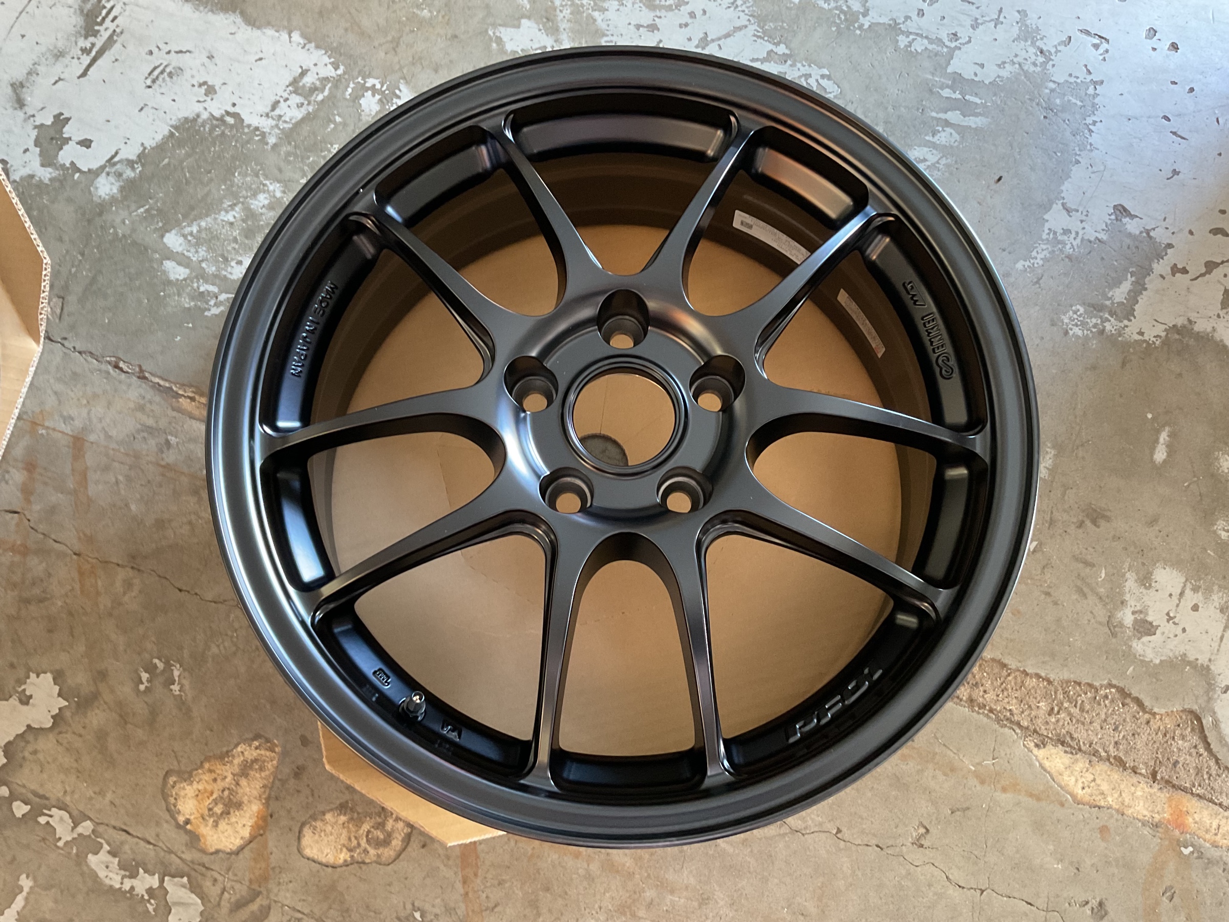 ZC33Sスイフトスポーツ×エンケイPF01〜】 | 店舗おススメ情報 | タイヤ