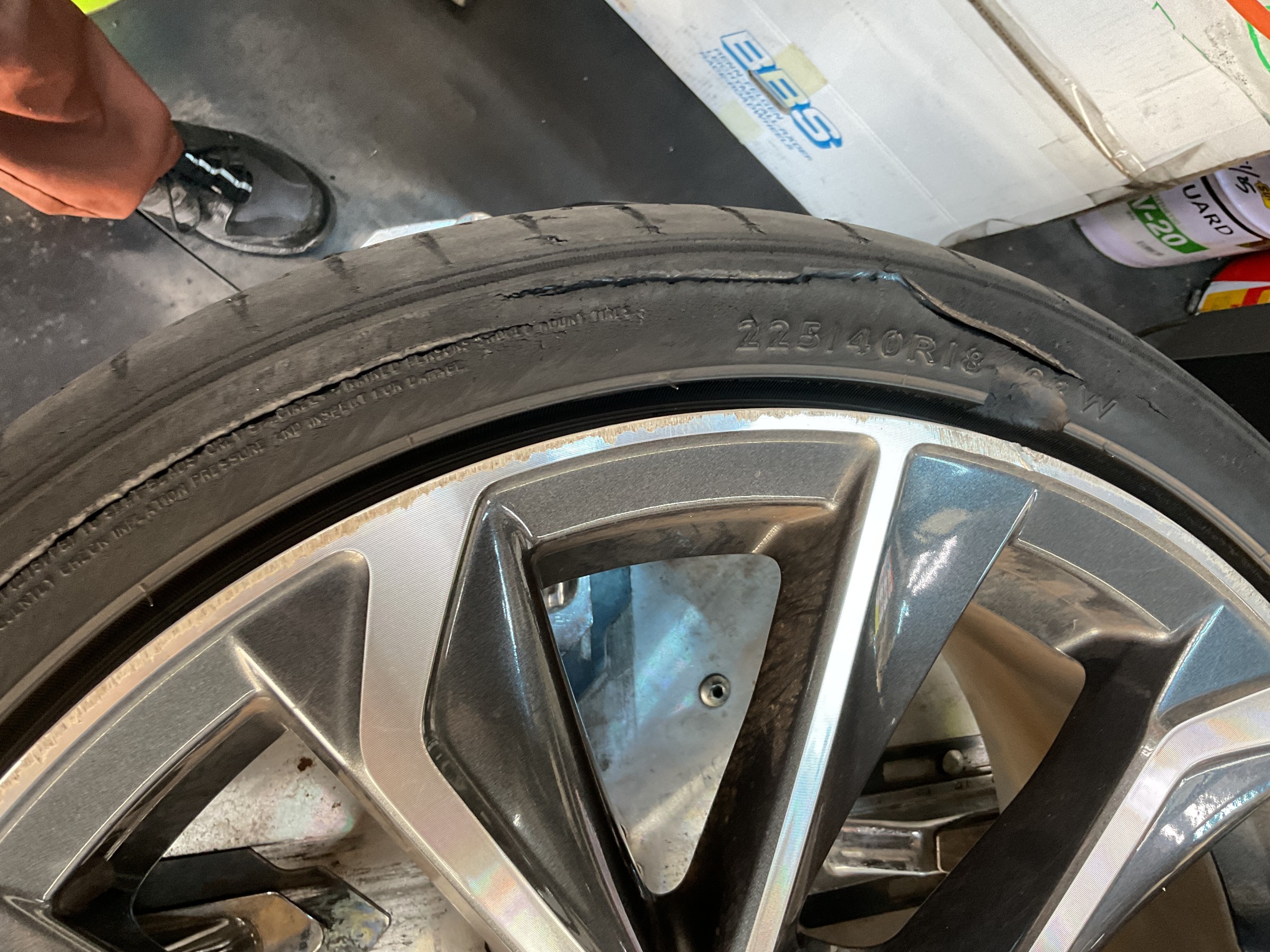 タイヤ館三原　タイヤ交換