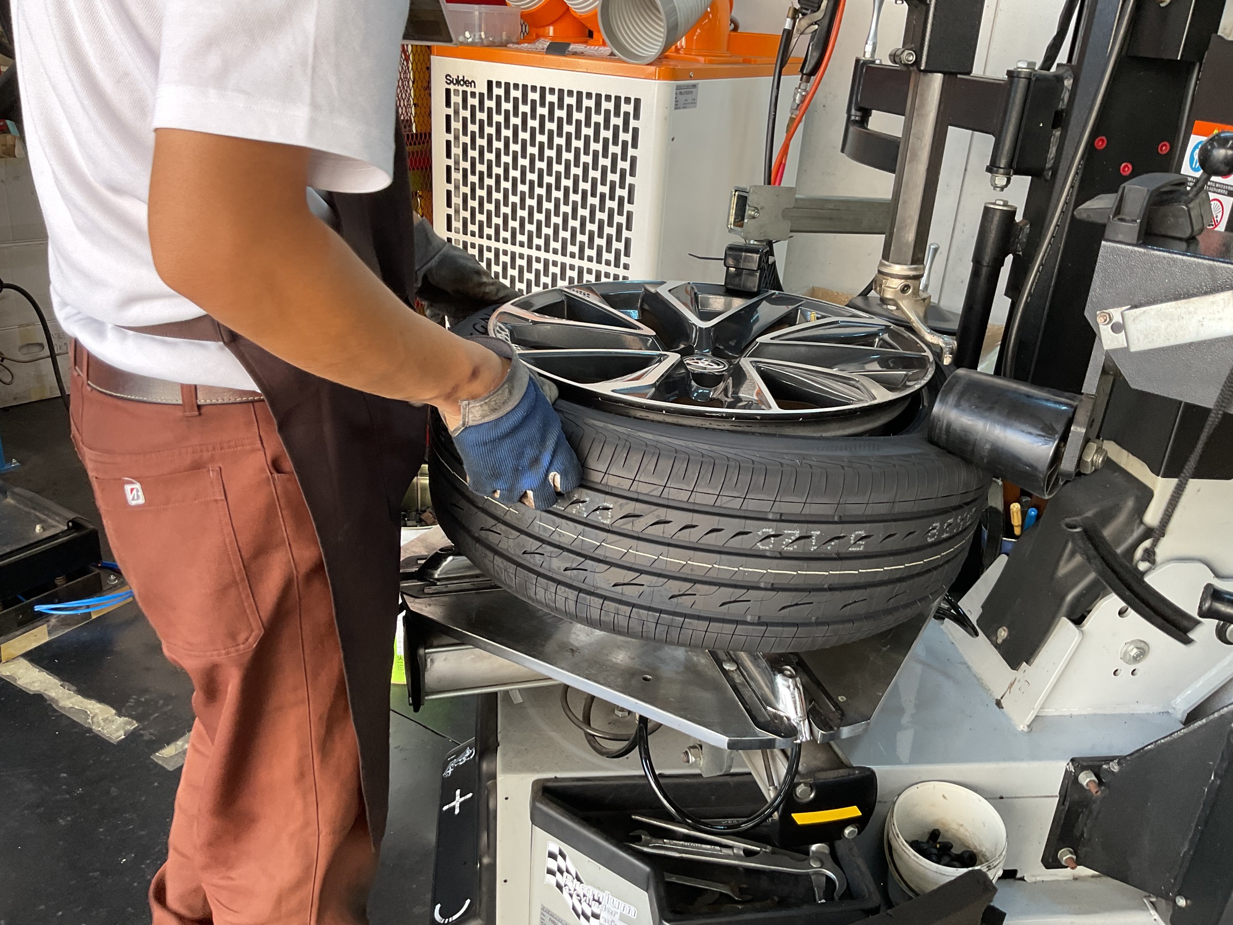 タイヤ交換　タイヤ館三原