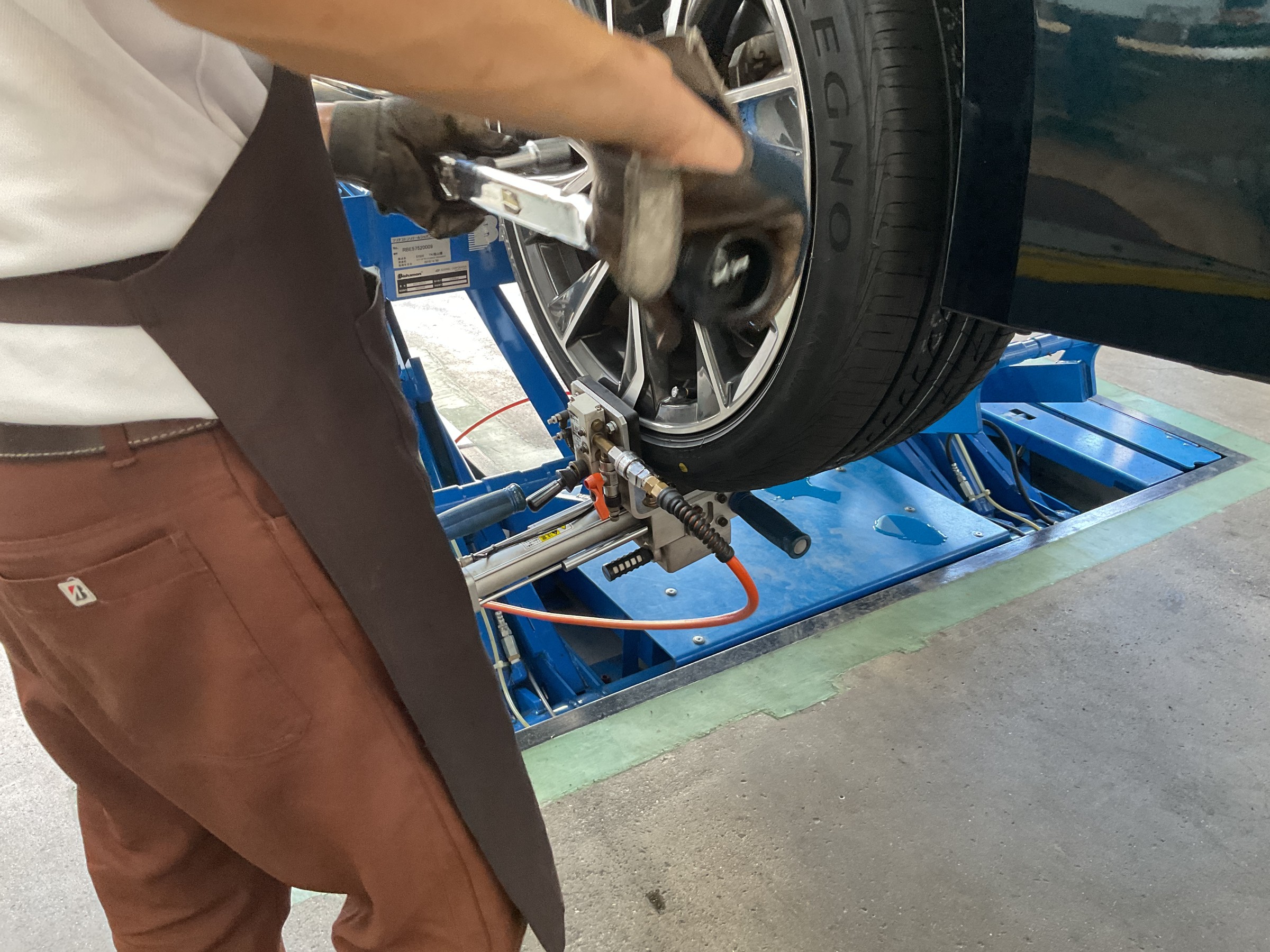 タイヤ交換　タイヤ館三原