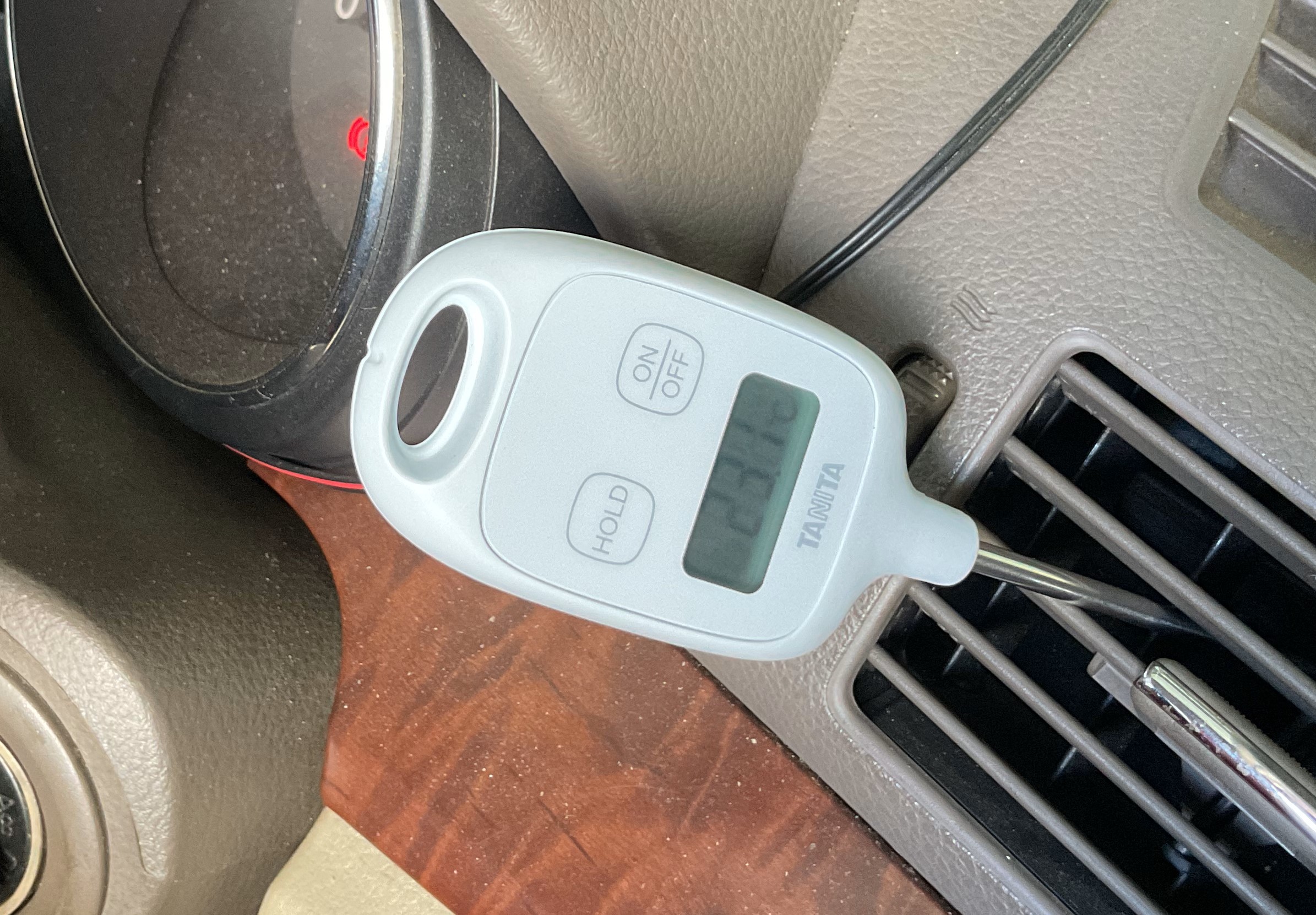 風の温度が23℃。真夏日にはキツイですね。