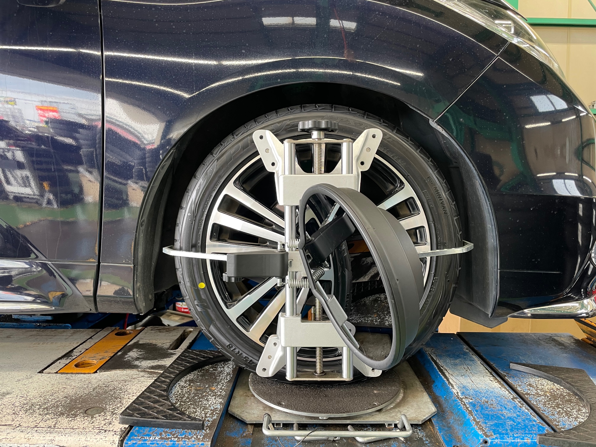 タイヤ館土山　ホンダ オデッセイ RC1　アライメント調整