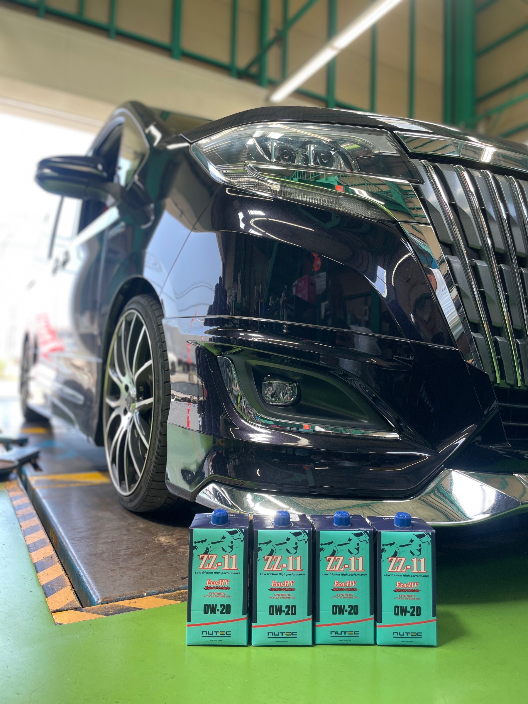 タイヤ館土山 トヨタ エスクァイア ZWR80G エンジンオイル交換