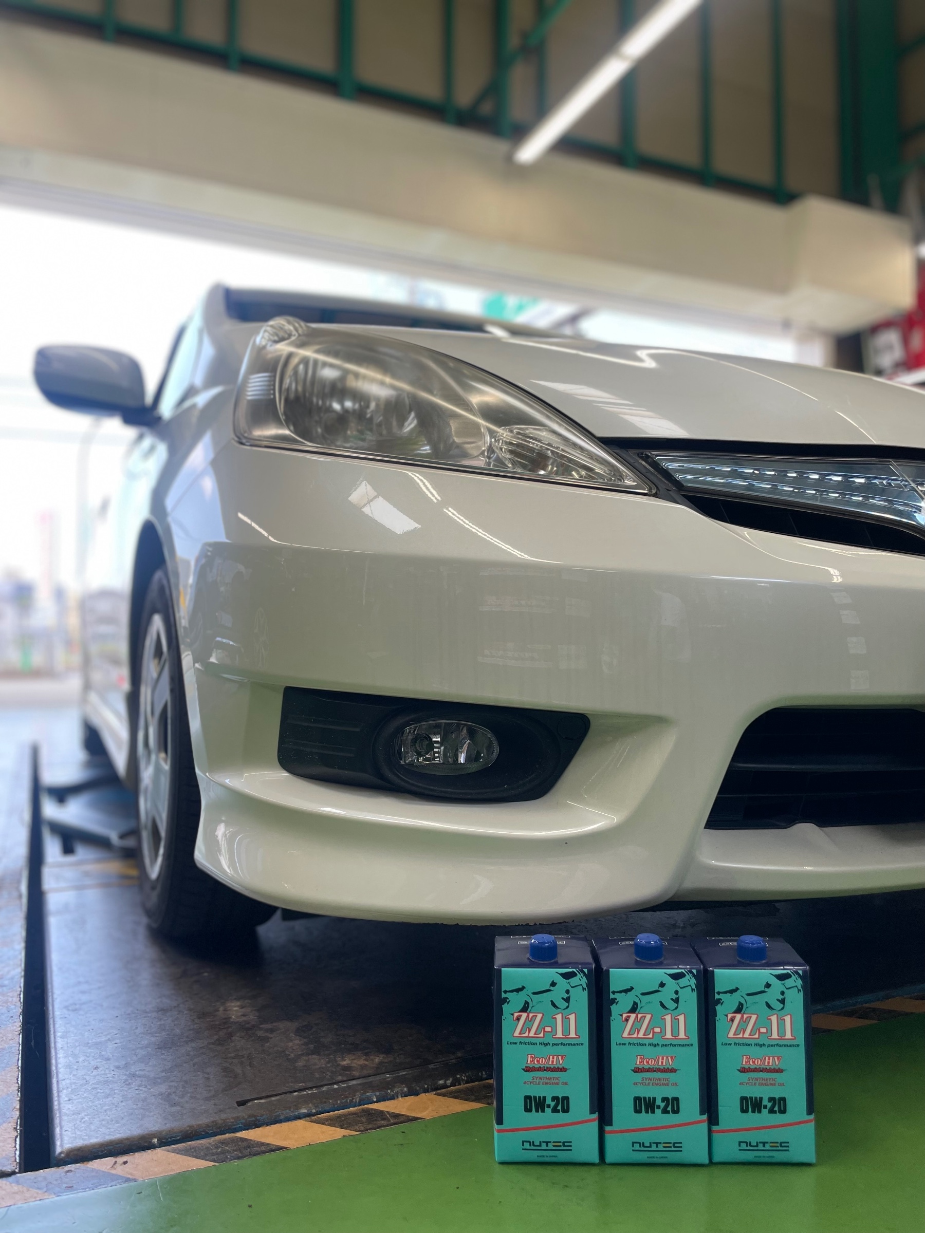 タイヤ館土山 ホンダ フィットシャトルハイブリッド GP2 エンジンオイル交換