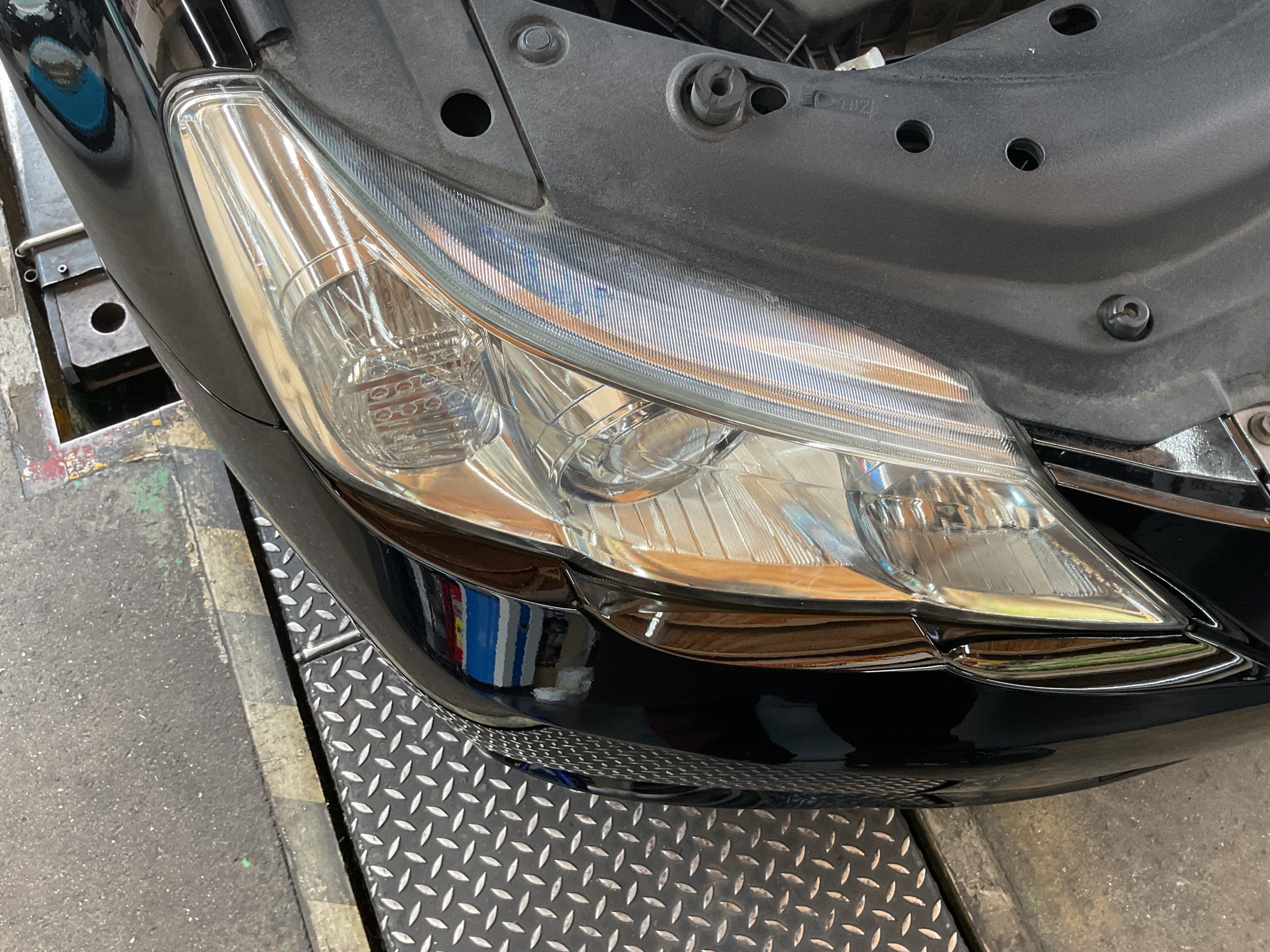 タイヤ館三原　ヘッドライトコーティング