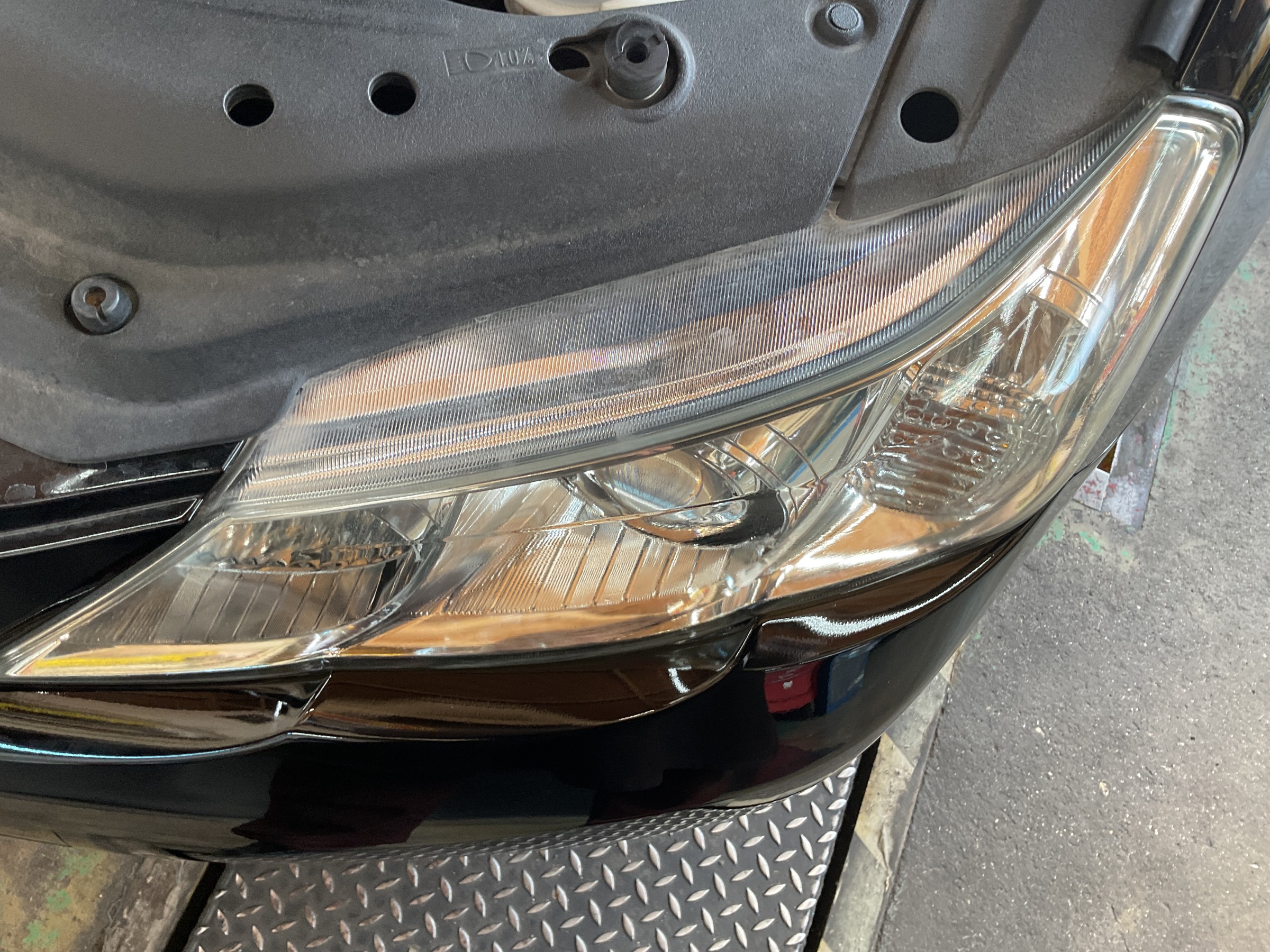 タイヤ館三原　ヘッドライトコーティング