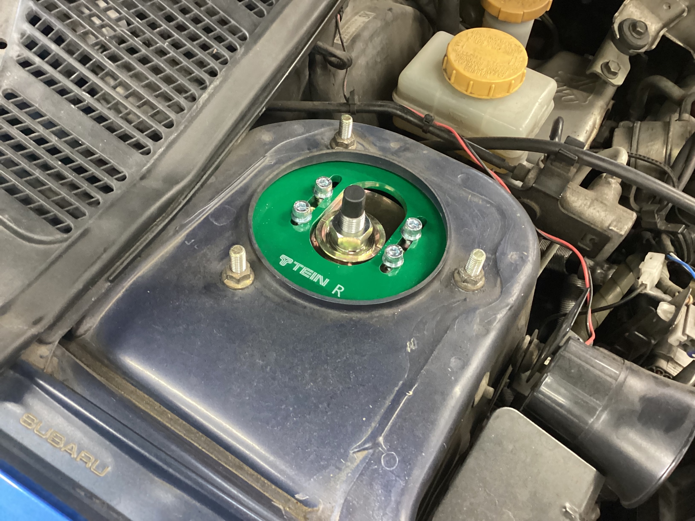 スバル・インプレッサWRX(GDA)〜車高調取り付け(TEIN FLEX Z