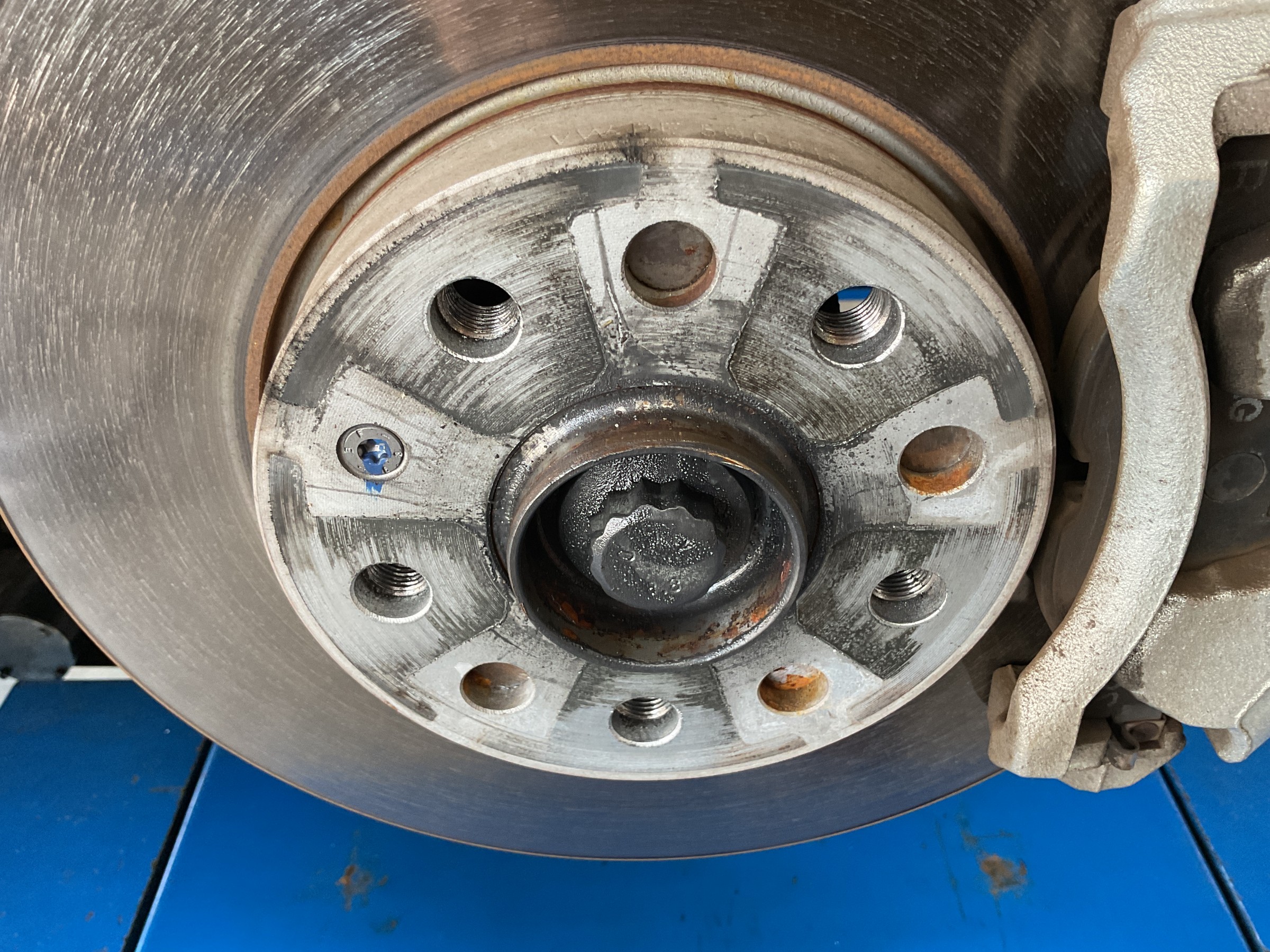 タイヤ交換　タイヤ館三原