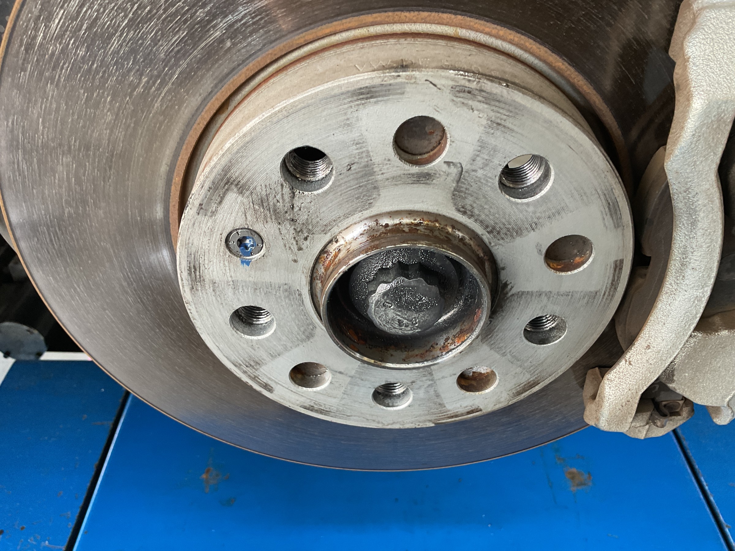 タイヤ交換　タイヤ館三原