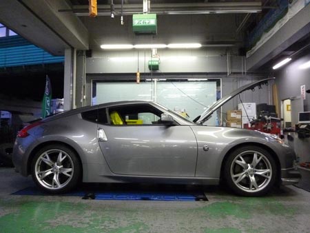 日産 Z34 車高調取り付け サービス事例 タイヤ館 関越練馬 東京都のタイヤ カー用品ショップ タイヤからはじまる トータルカーメンテナンス タイヤ館グループ