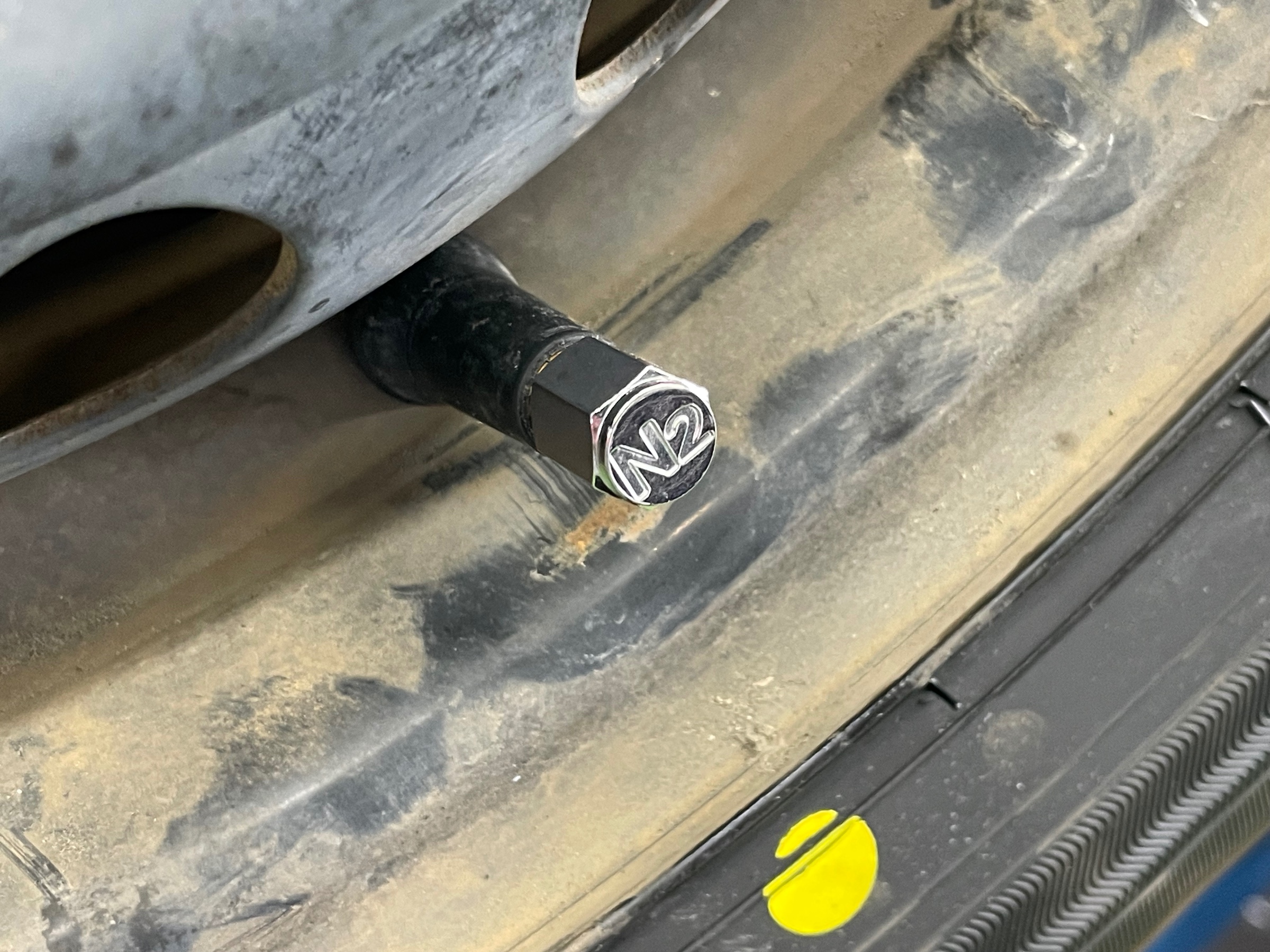 タイヤ館土山 日産 ノート E12　タイヤ交換 窒素ガス充填