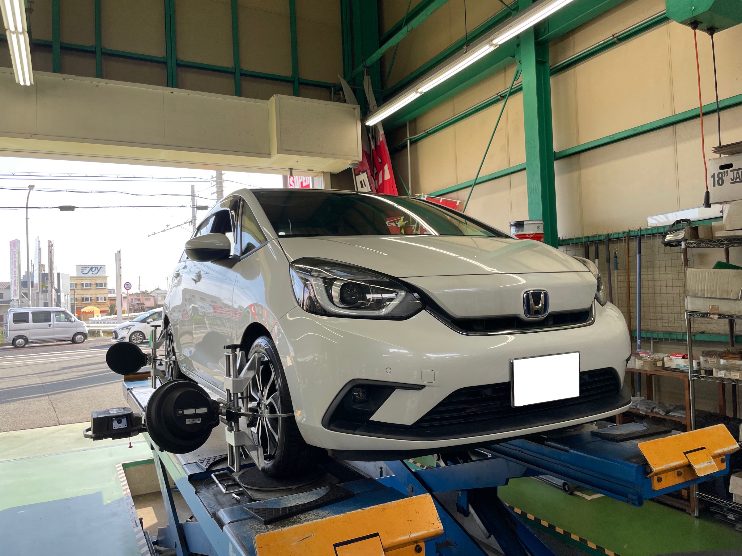 タイヤ館土山 ホンダ フィット GR3　アライメント調整