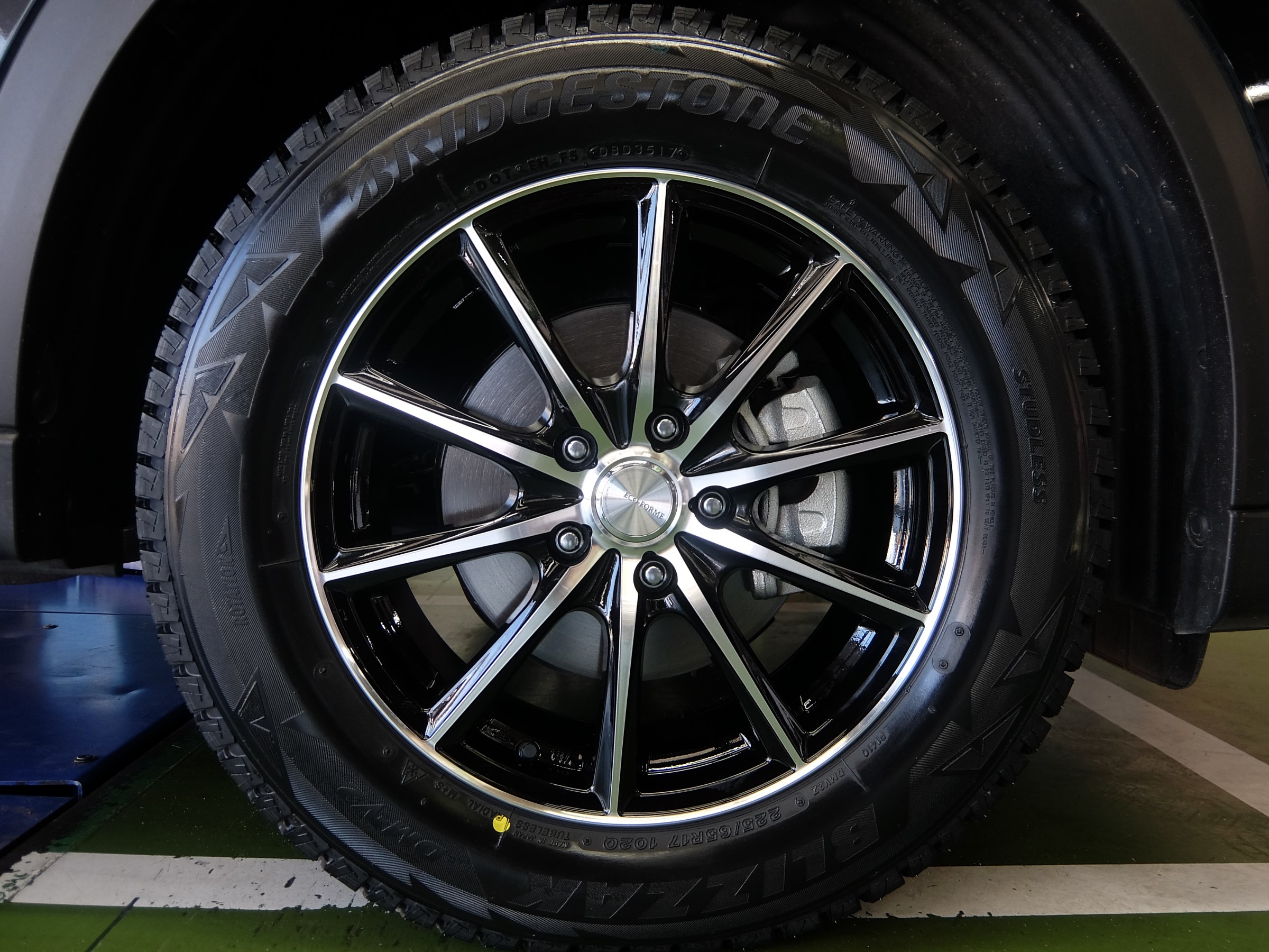 CX-5等に！エコフォルム+ブリヂストン製225/65R17スタッドレス！-