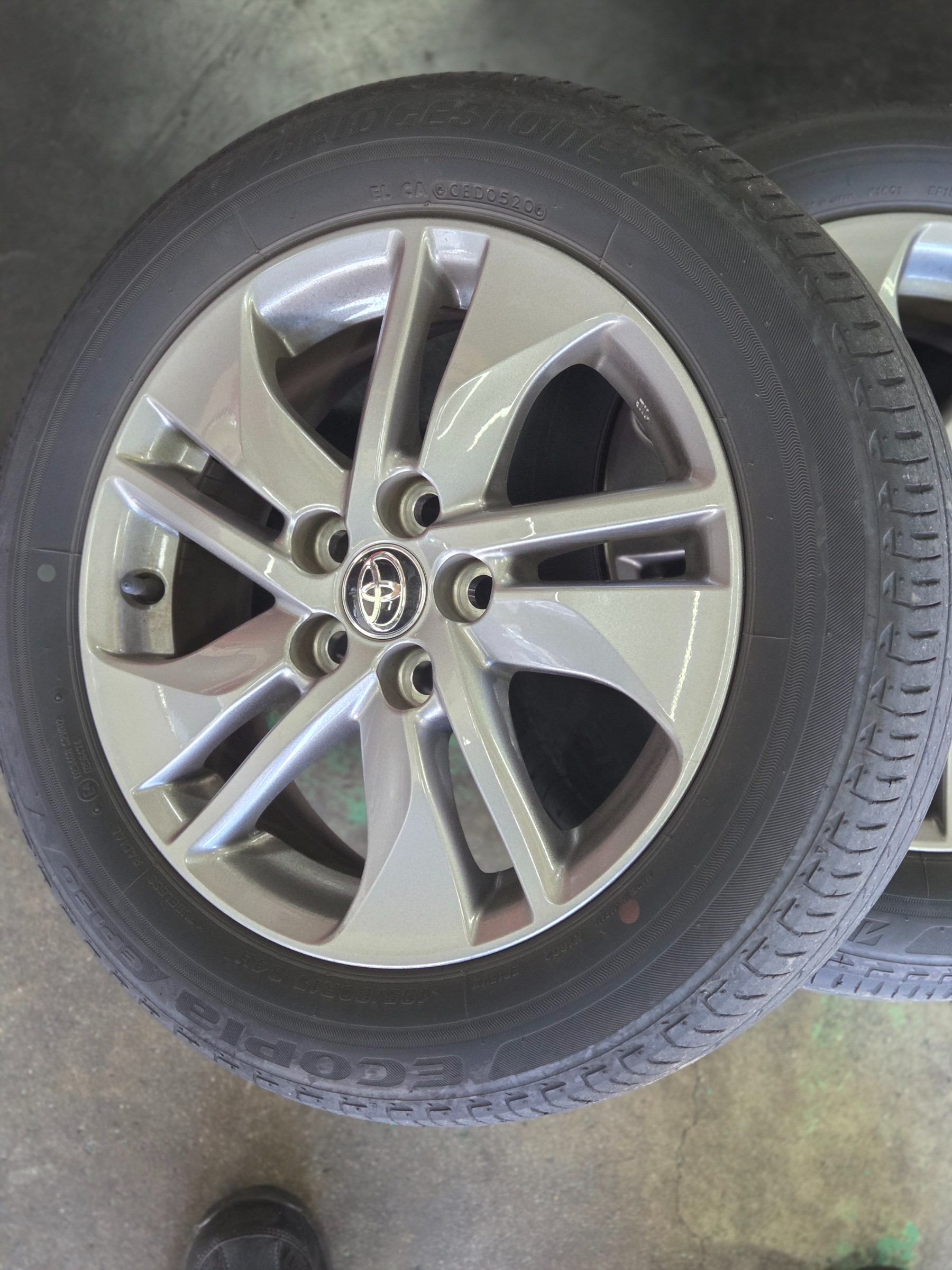 新車装着タイヤ