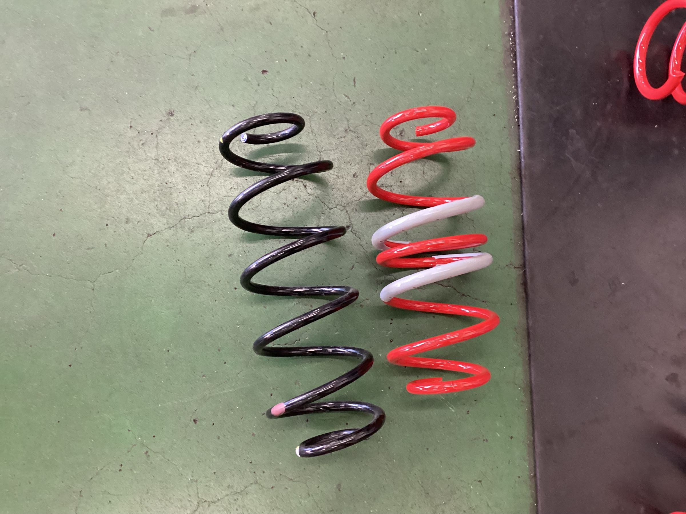 ホンダ・N-BOX Joy(JF5)〜ダウンサス取り付け(tanabe SUSTEC NF210