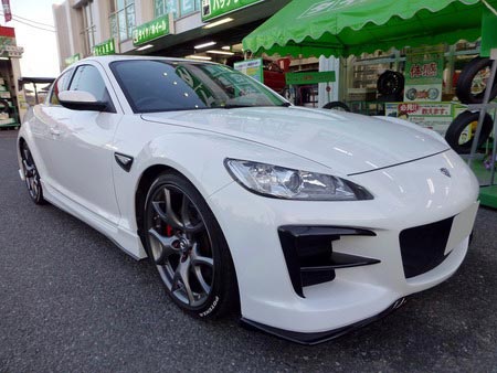 Rx 8 Gtウイング取り付けでご来店です サービス事例 タイヤ館 阿見 茨城県のタイヤ カー用品ショップ タイヤからはじまる トータルカーメンテナンス タイヤ館グループ