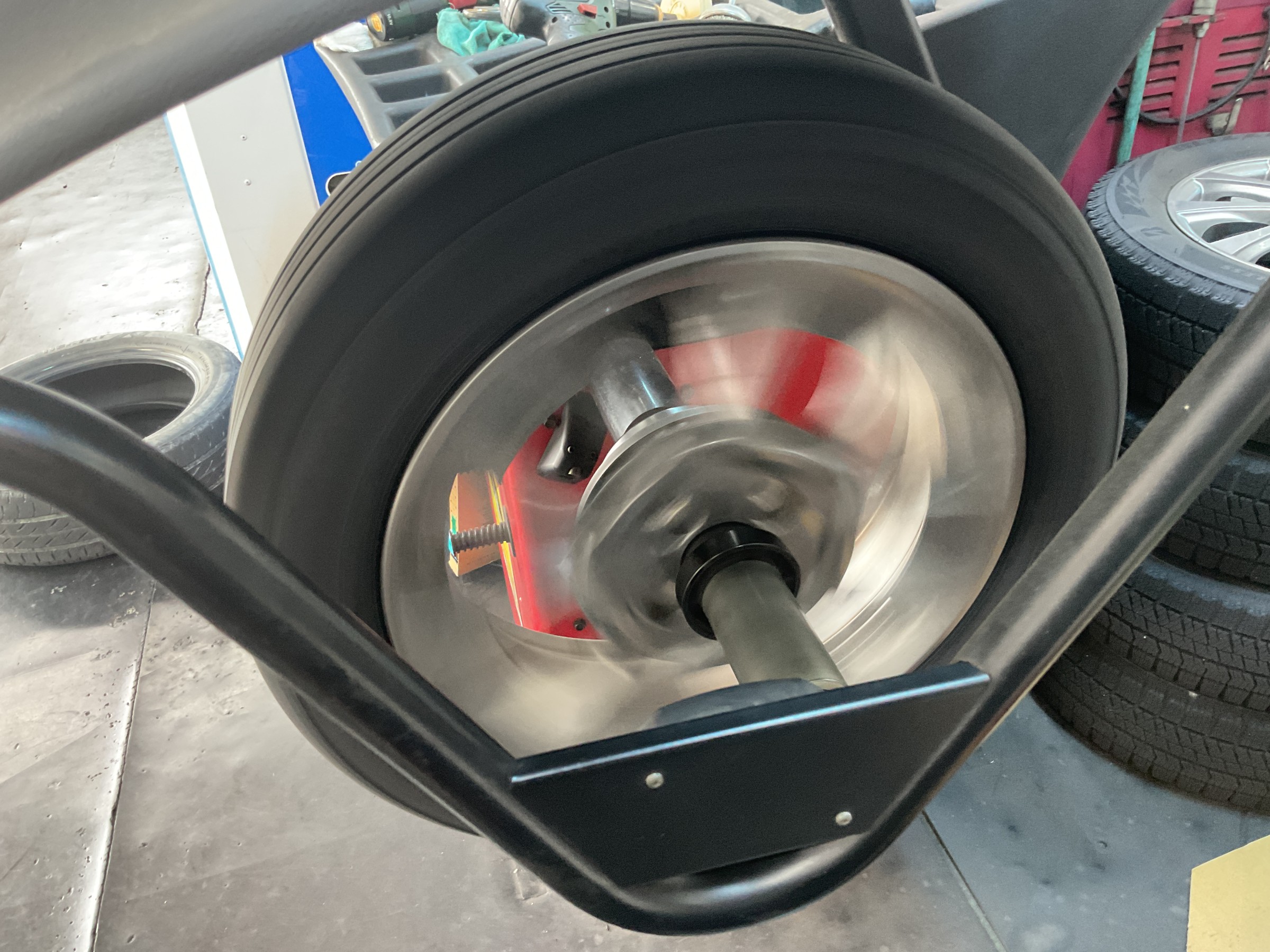 タイヤ交換　タイヤ館三原