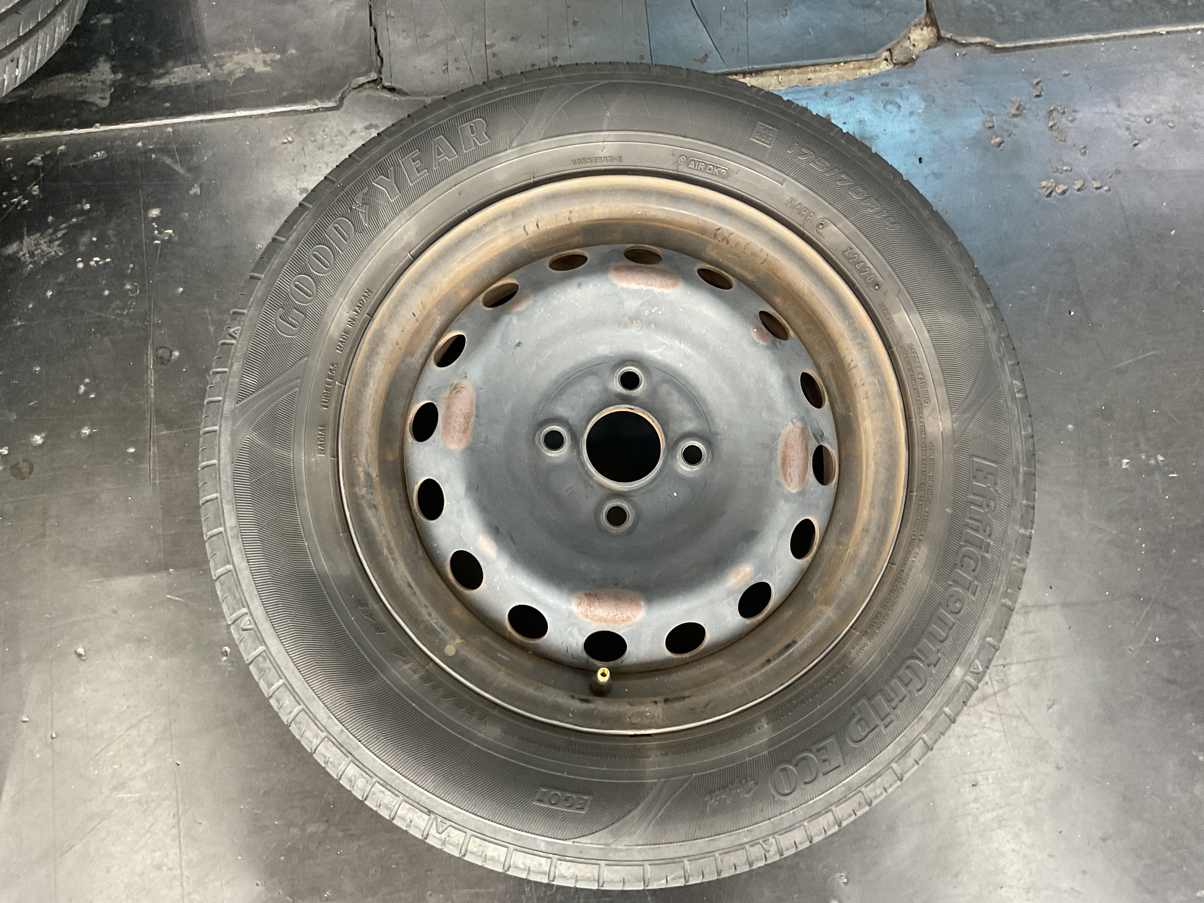 タイヤ交換　タイヤ館三原