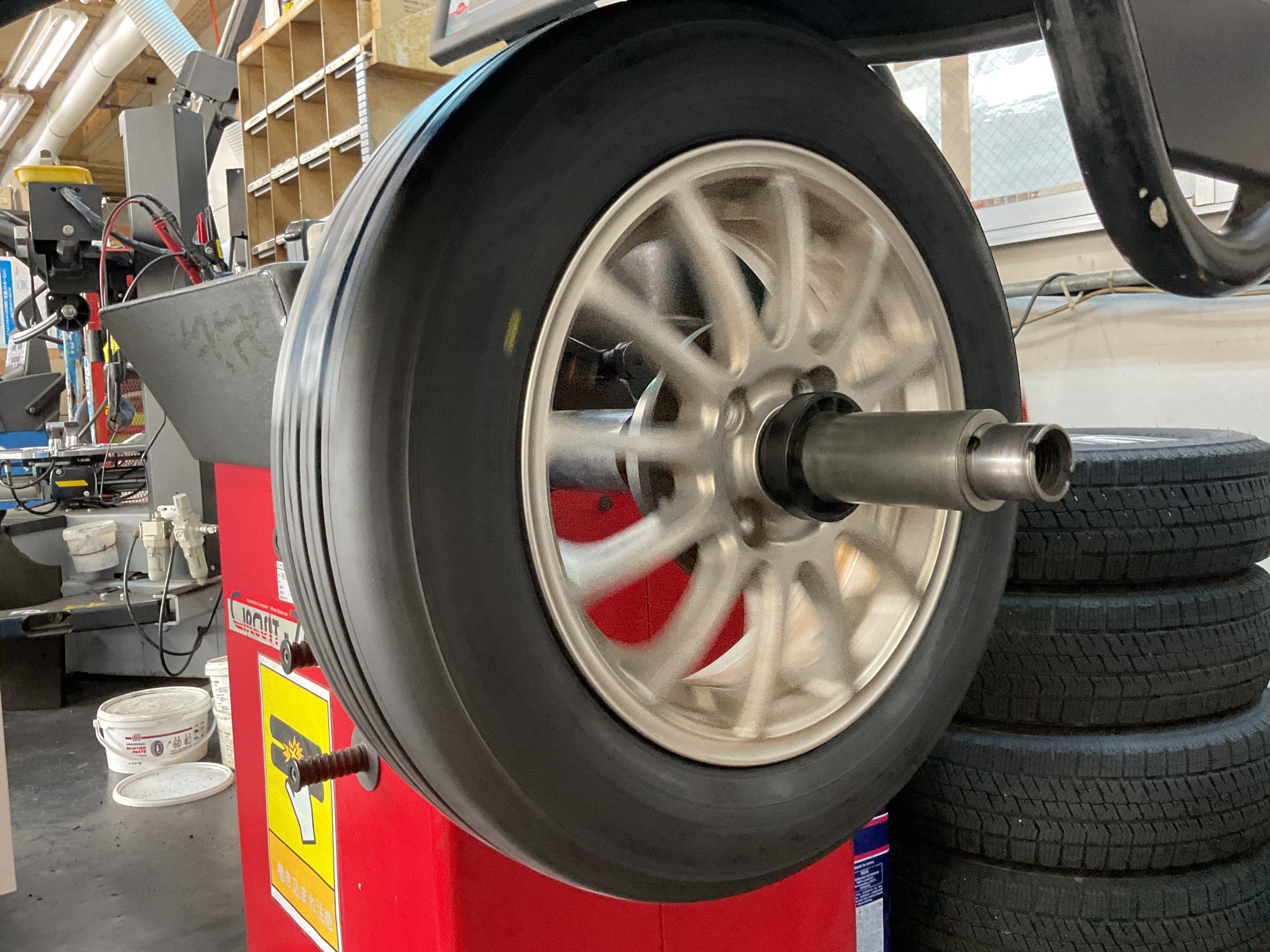 タイヤ館三原　タイヤ交換