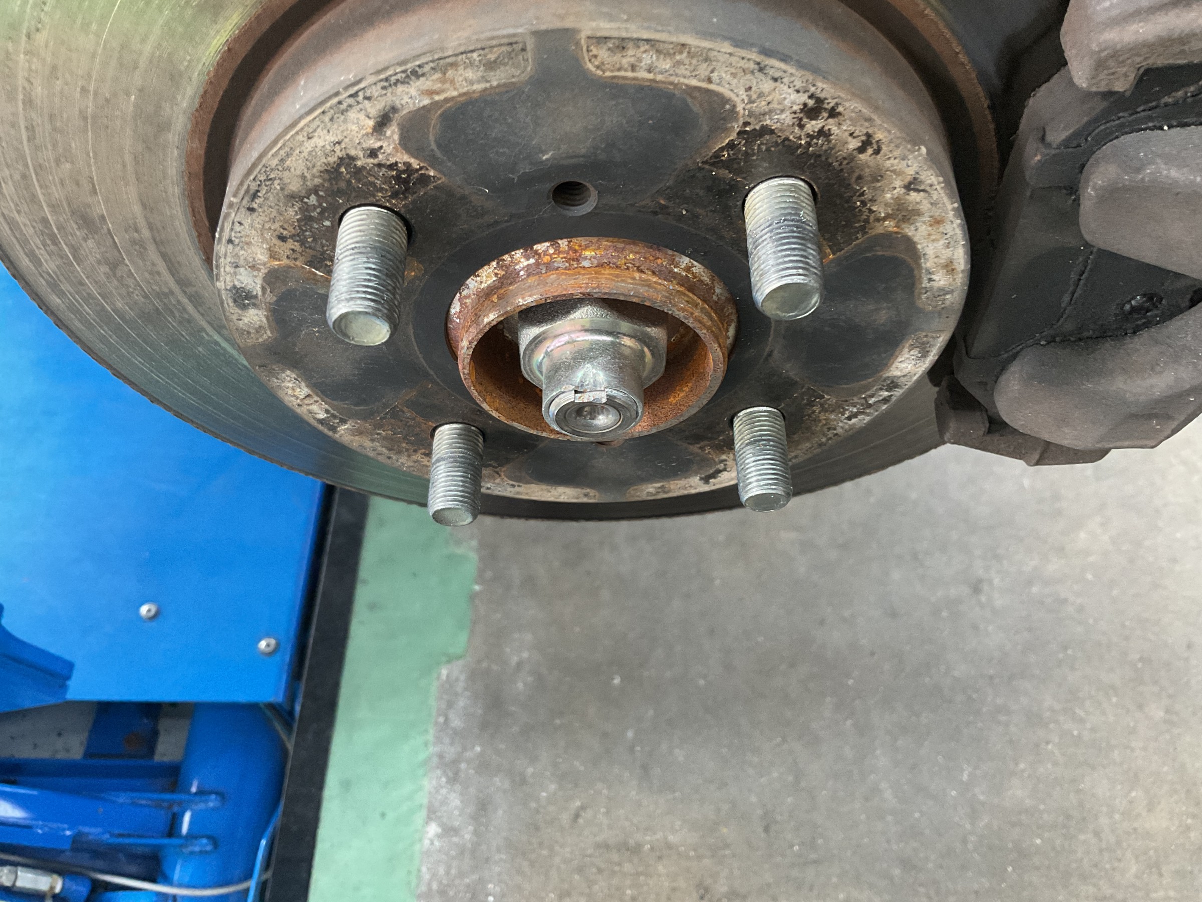 タイヤ交換　タイヤ館三原