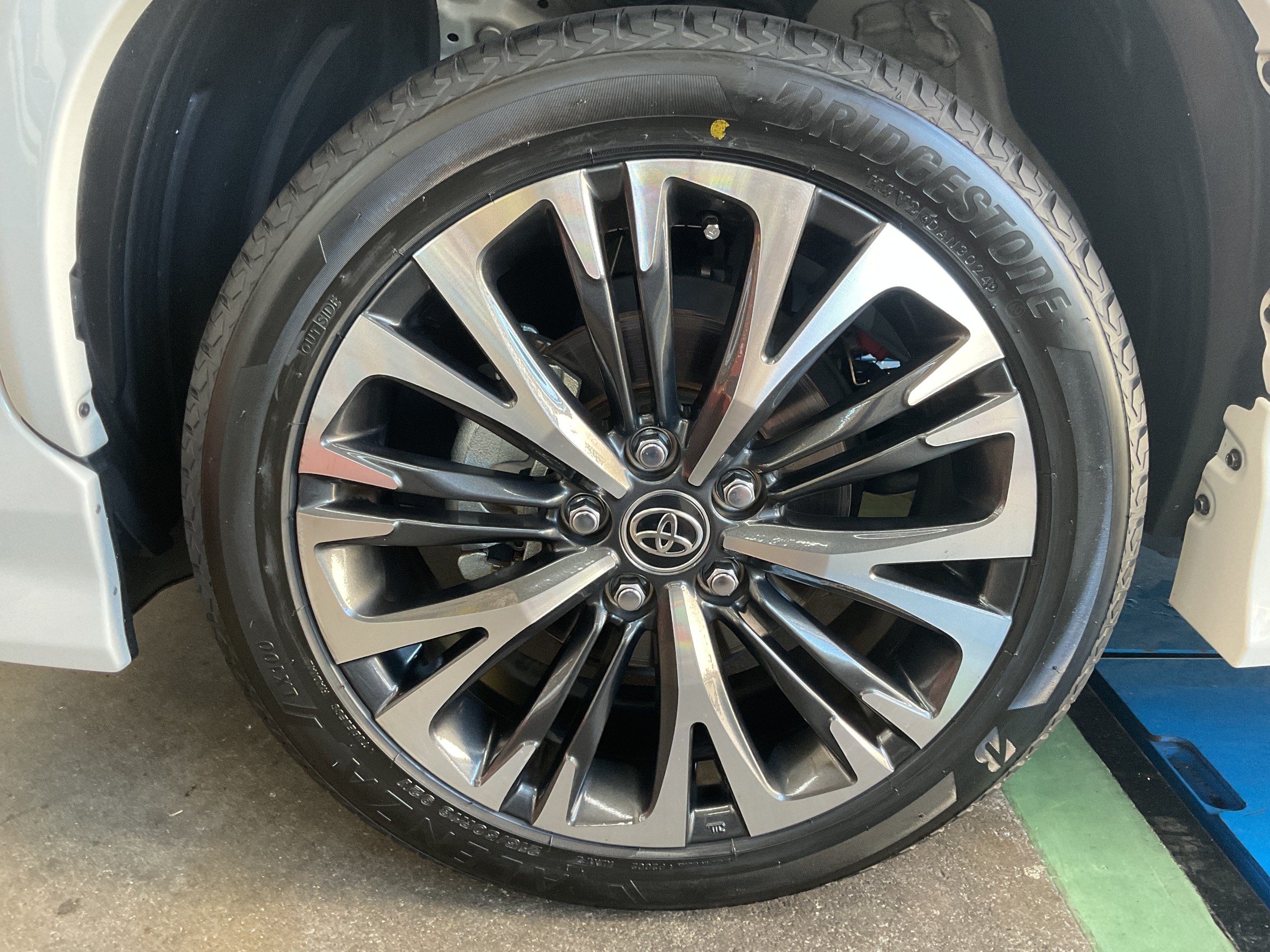 タイヤ交換　タイヤ館三原