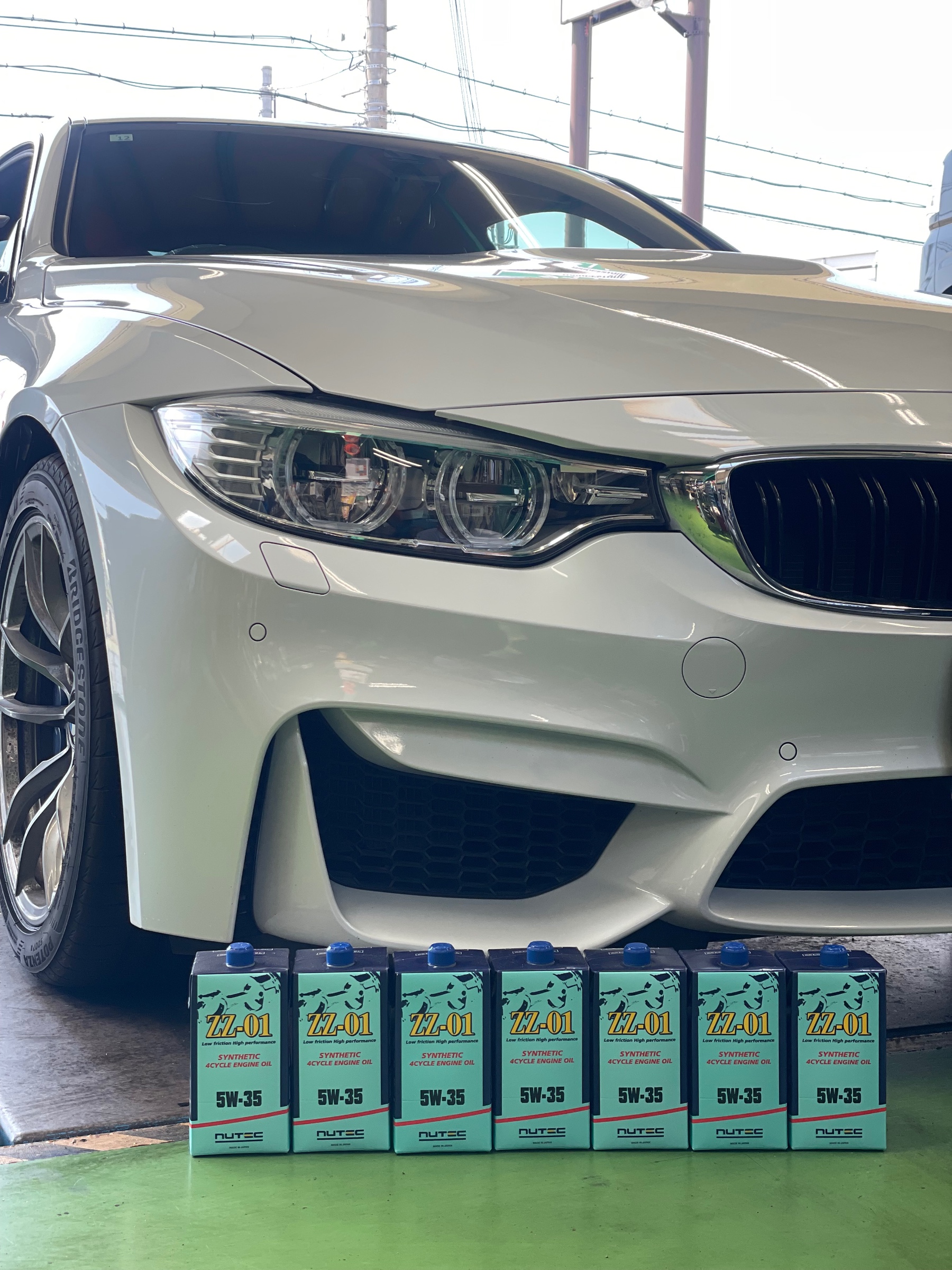 タイヤ館土山 BMW M4 F82 エンジンオイル交換